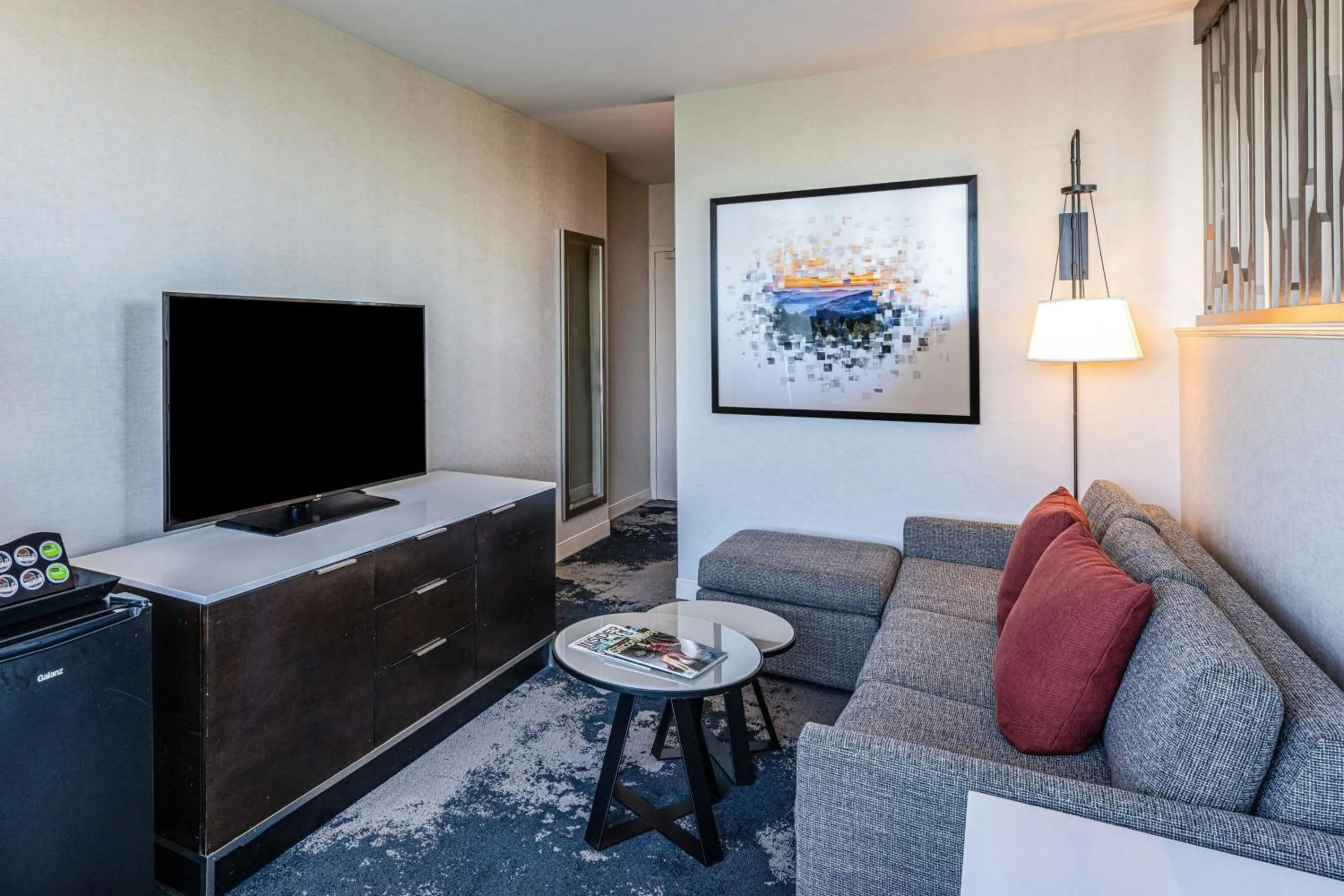 Photo of the whole room in Grand Bay Hotel San Francisco