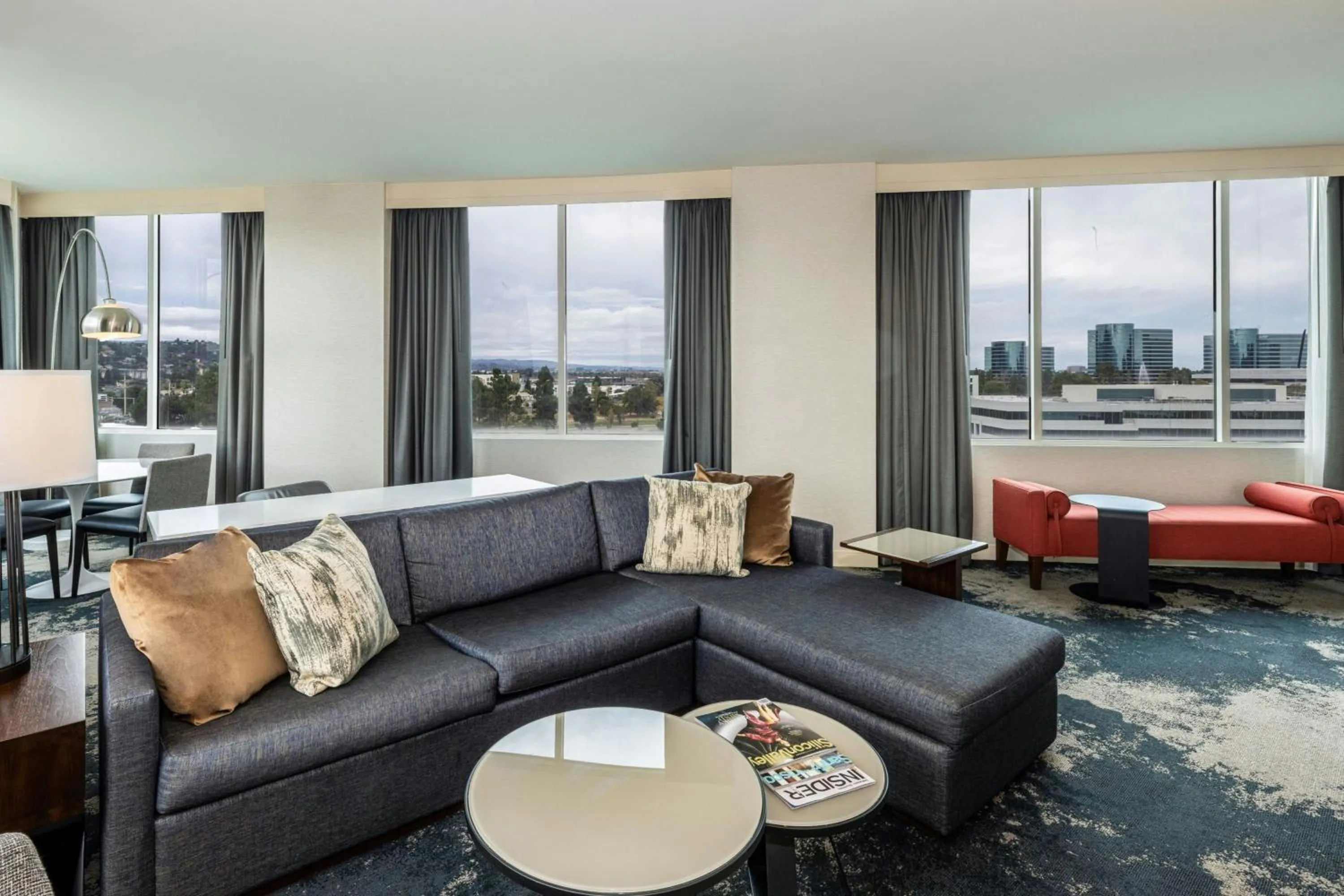 Living room in Grand Bay Hotel San Francisco