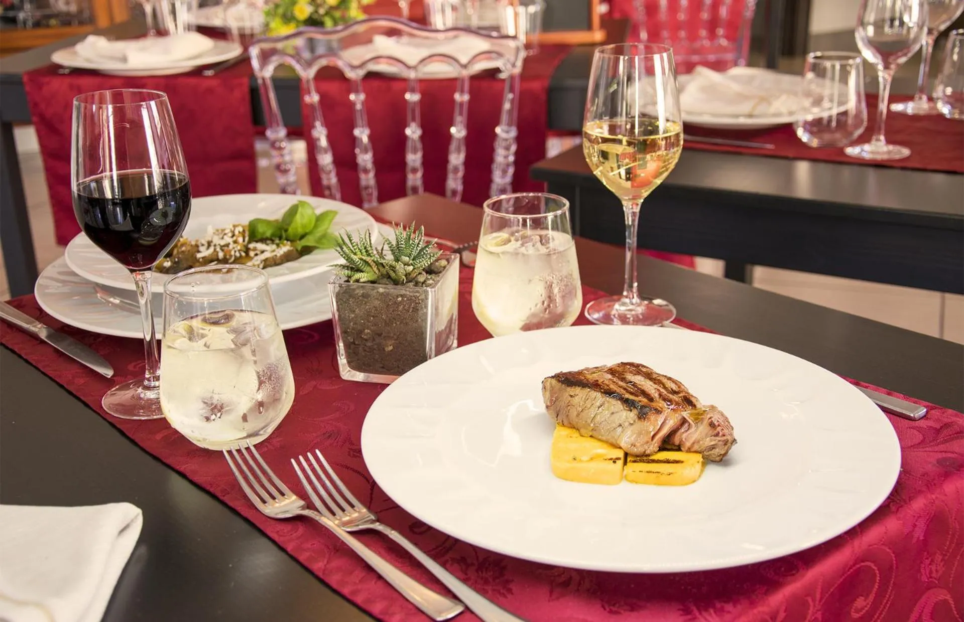 Restaurant/places to eat in Hotel Grazia Eboli