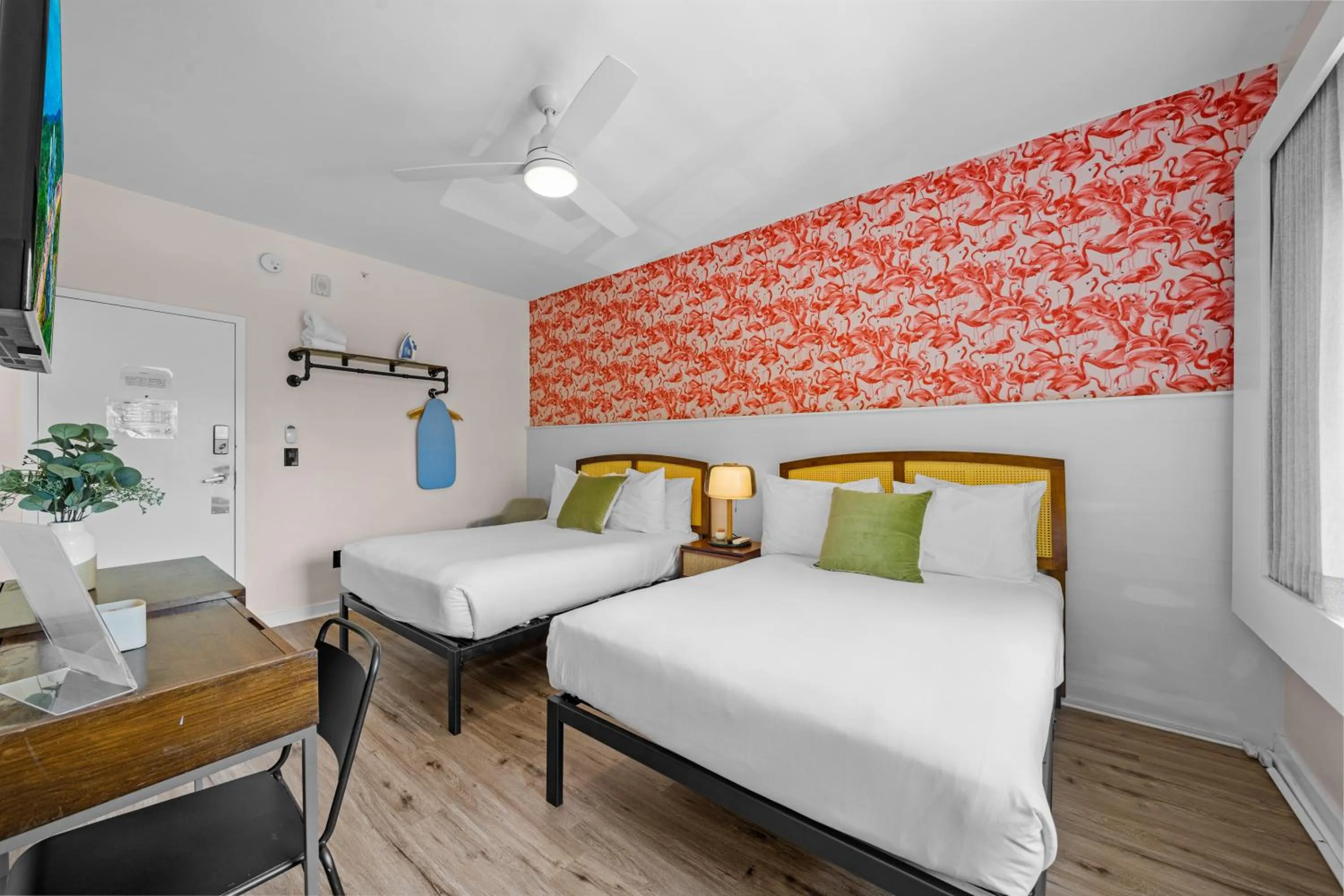 Bed in Greenview Hotel By Lowkl