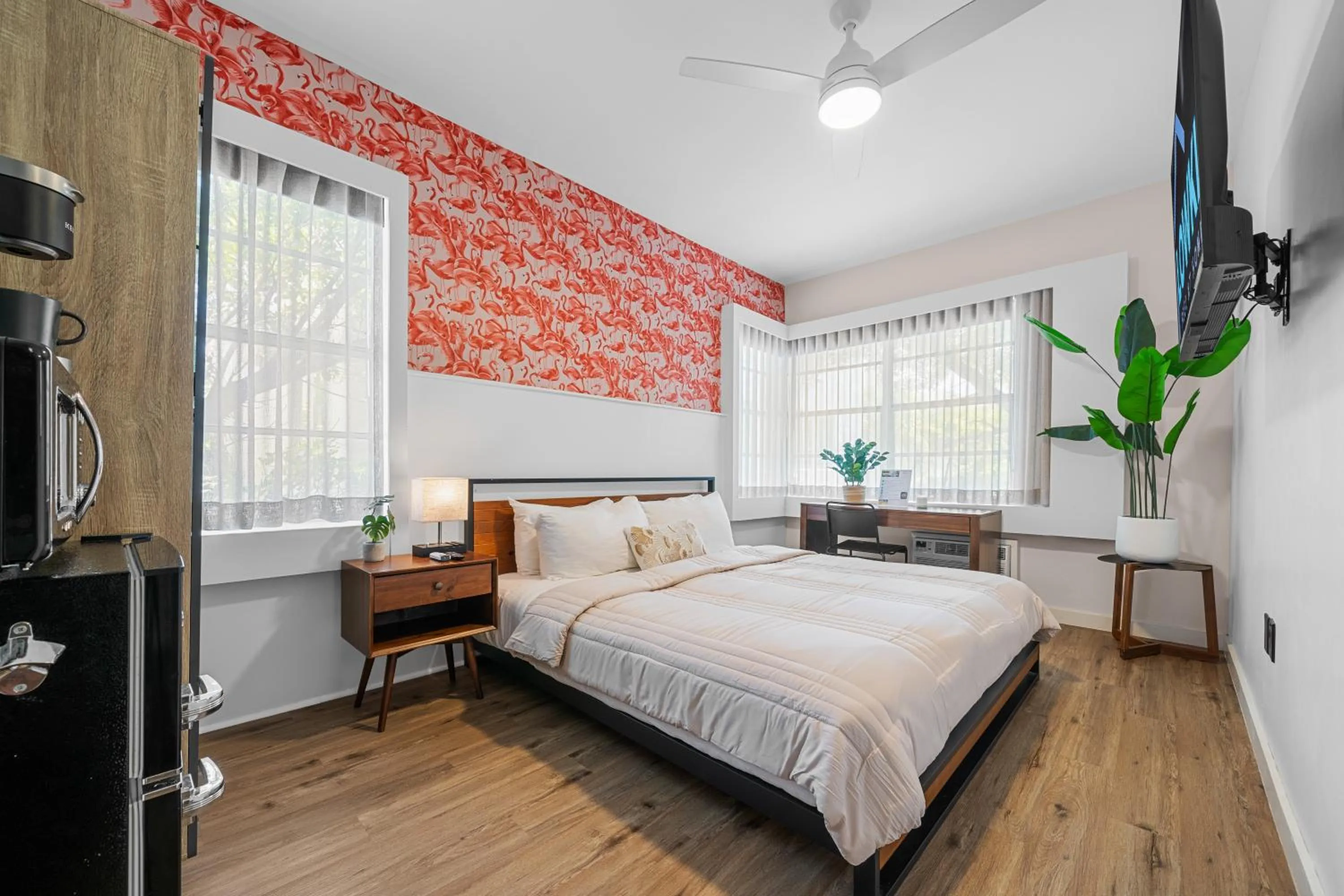 Bed in Greenview Hotel By Lowkl