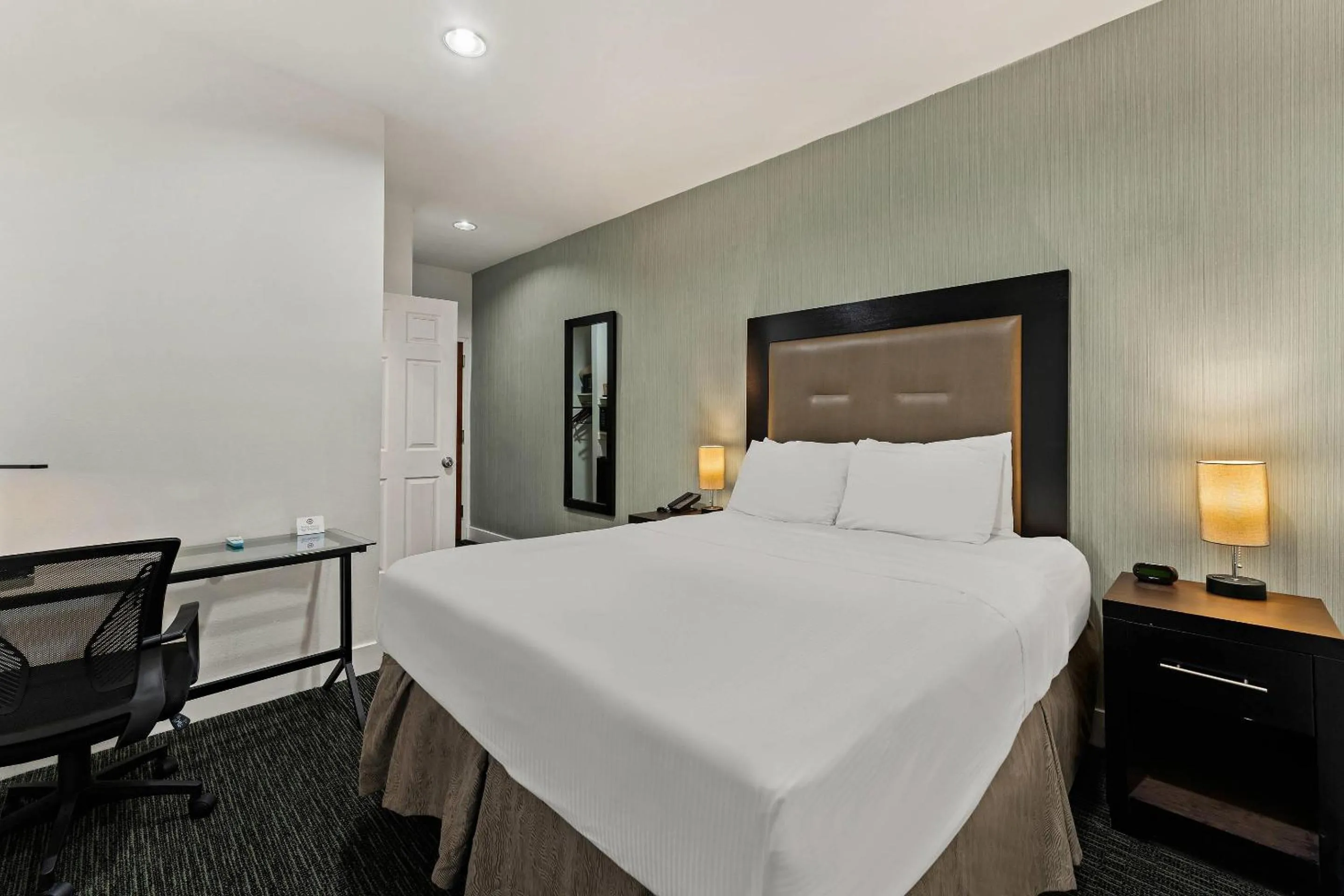 Bedroom, Bed in Quality Inn Philadelphia Center City