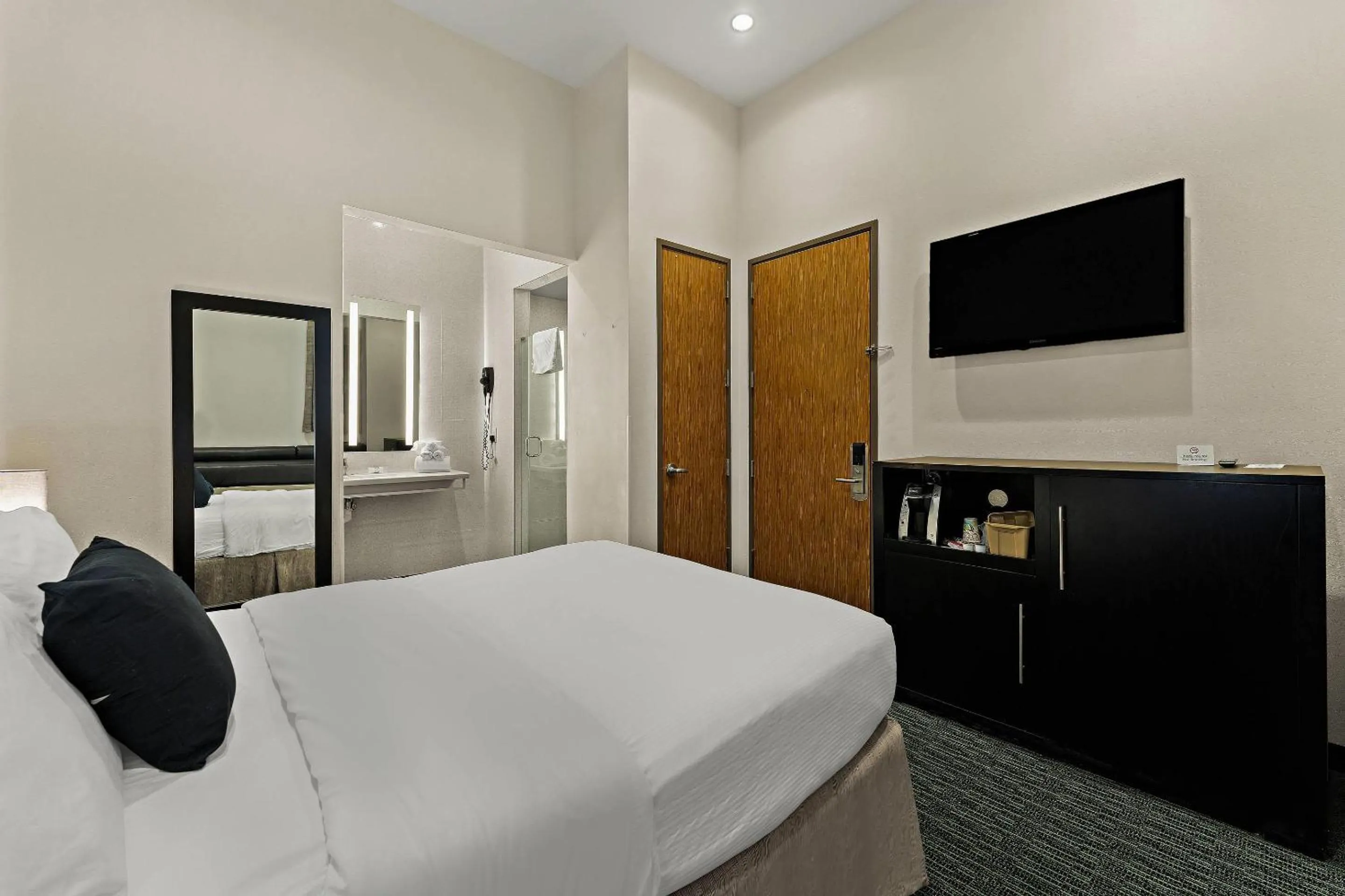 Bedroom, Bed in Quality Inn Philadelphia Center City