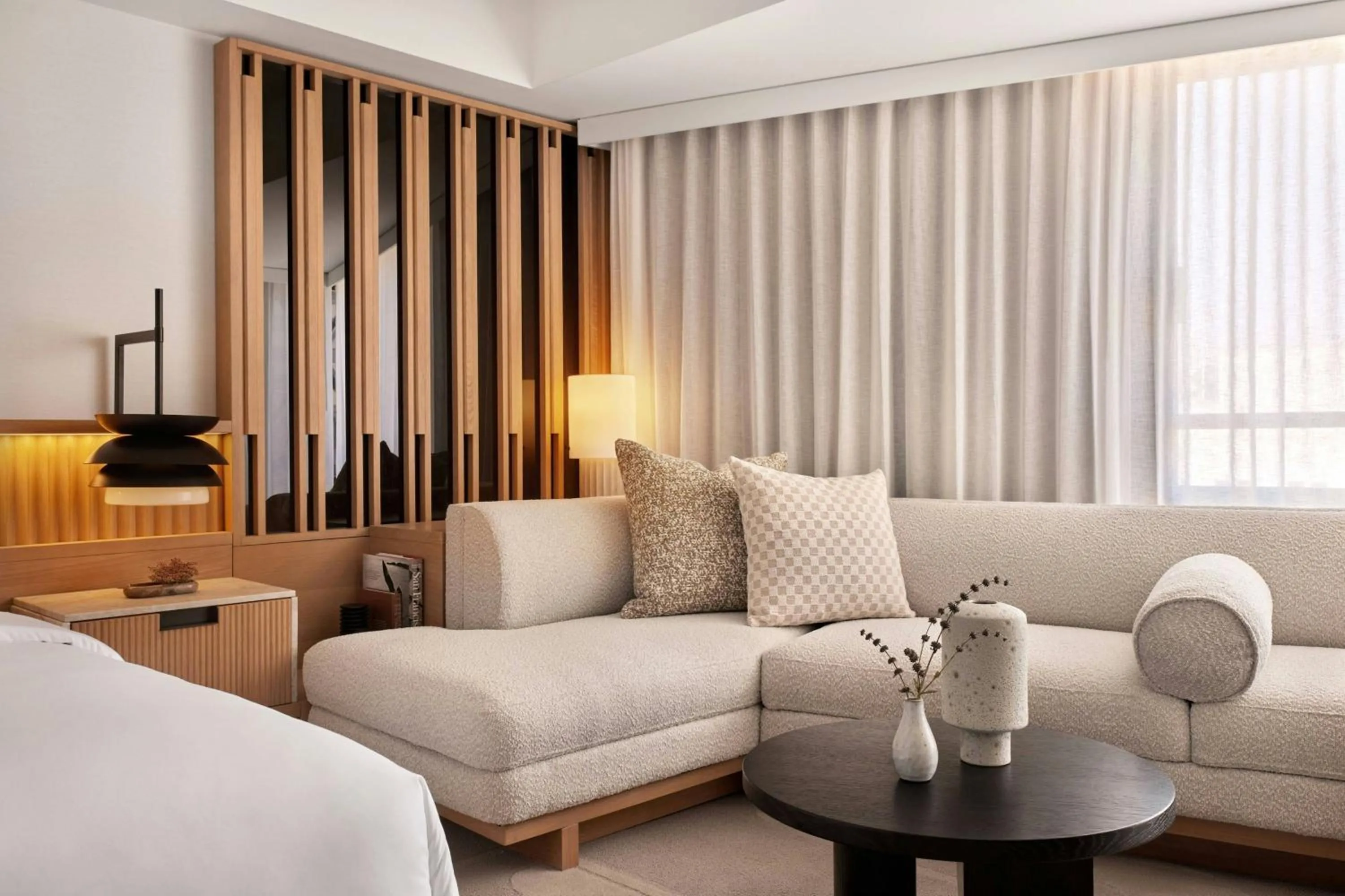 Lounge or bar in The Jay, Autograph Collection