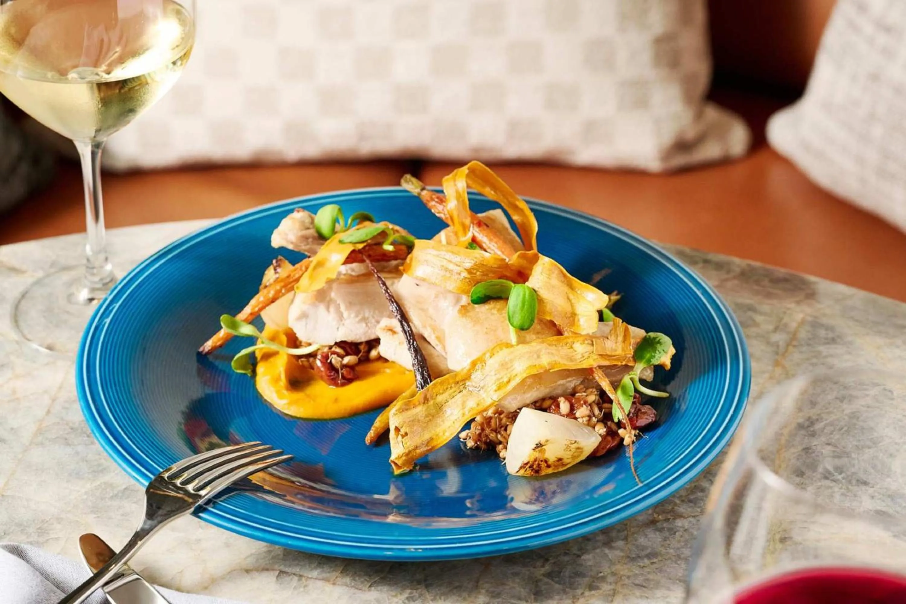 Restaurant/places to eat in The Jay, Autograph Collection