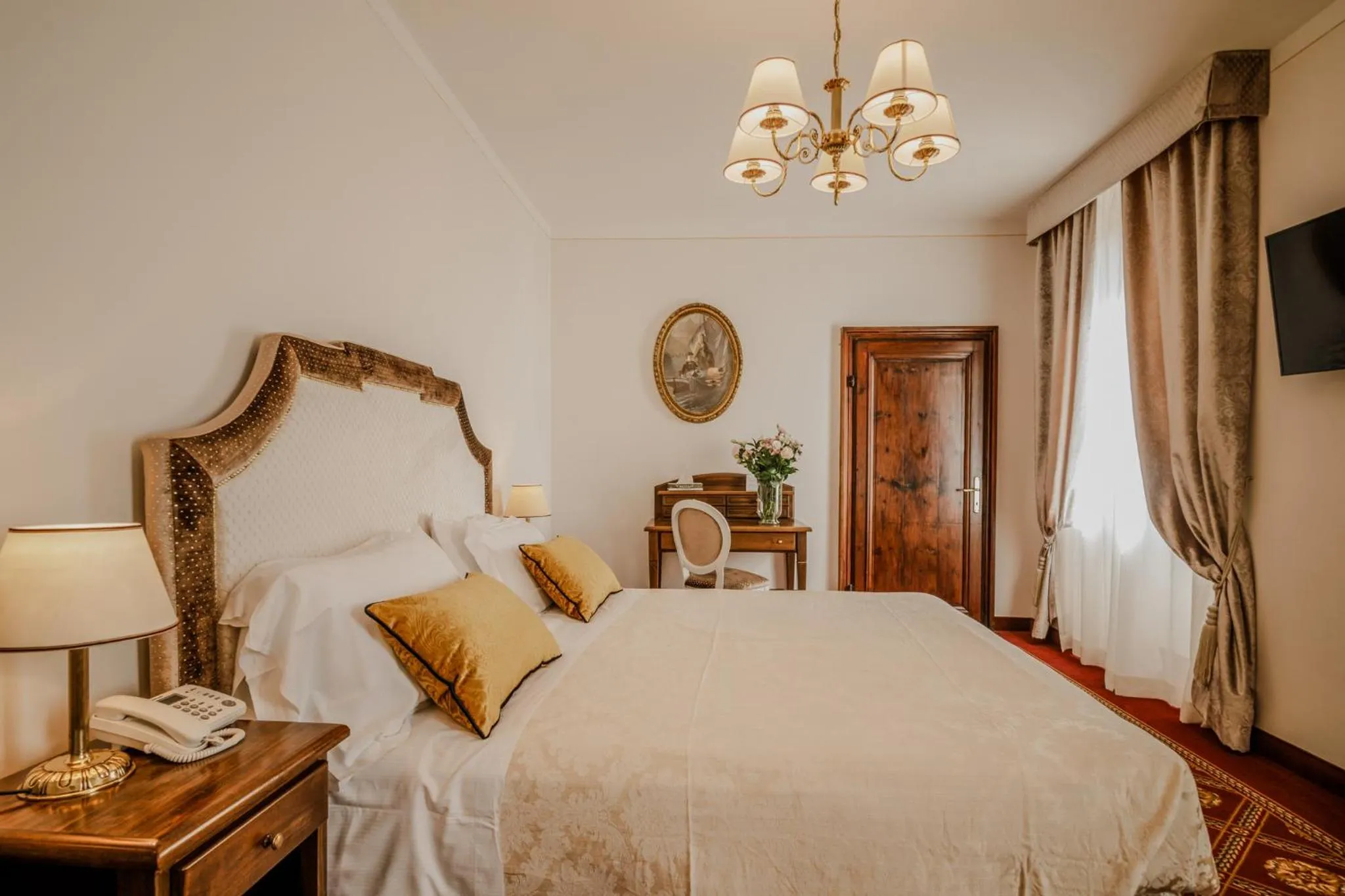 Bed in Villa Lecchi Hotel Wellness