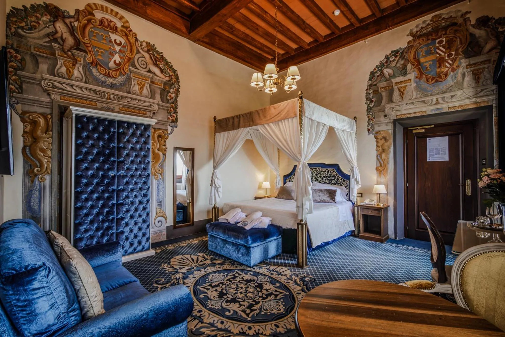 Bed in Villa Lecchi Hotel Wellness