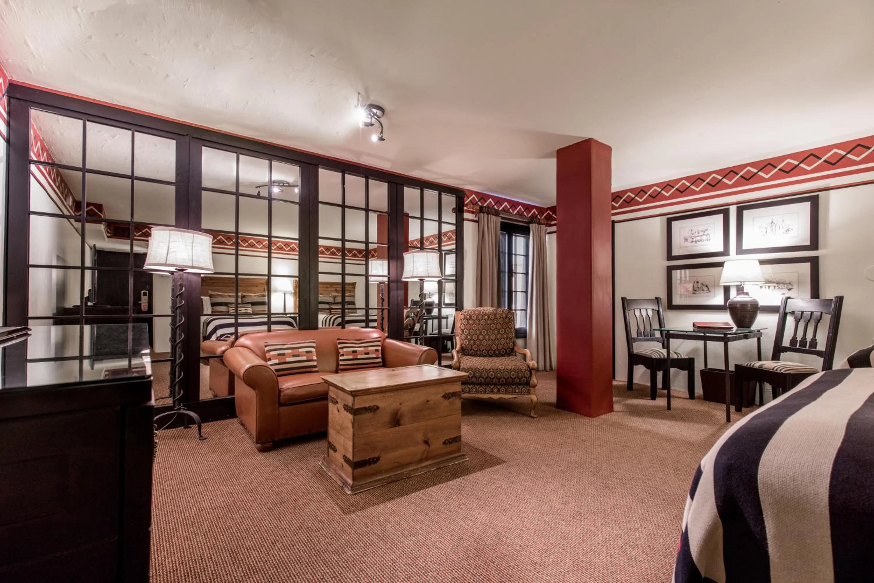 Living room, Bed in Inn & Spa at Loretto