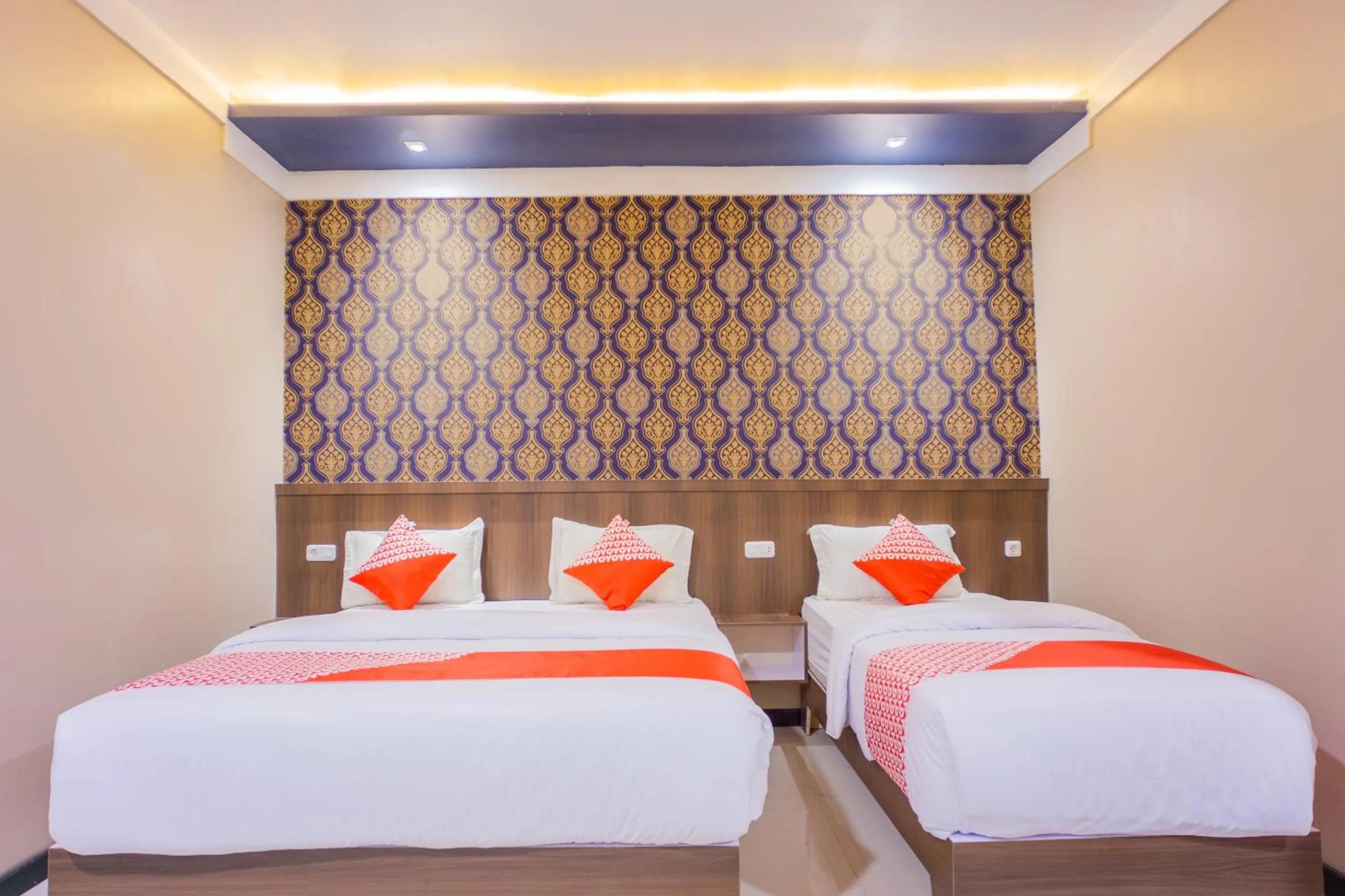 Bedroom, Bed in Hotel O Wisma Kuta Karang