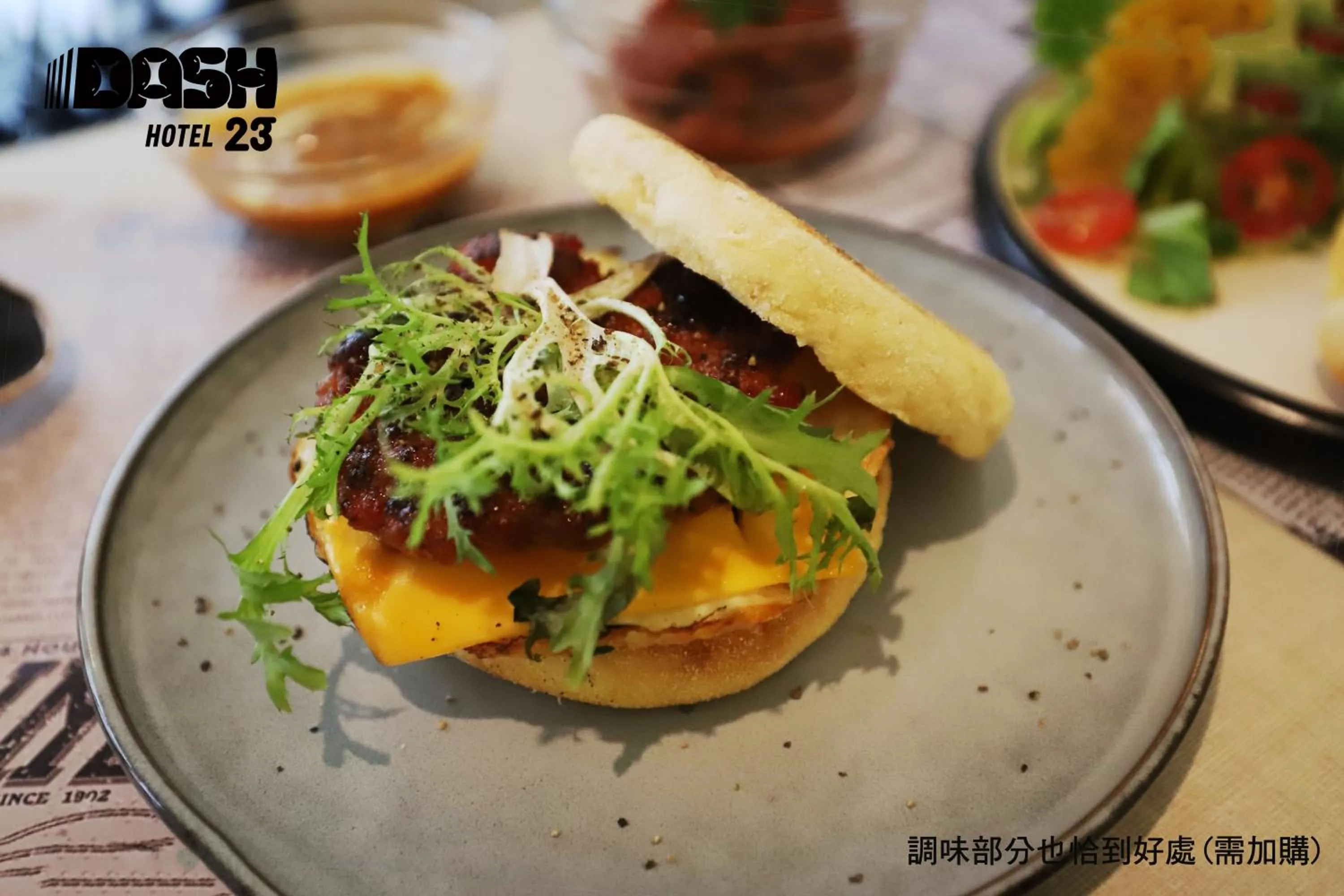 Food and drinks in Dash 23 Hotel