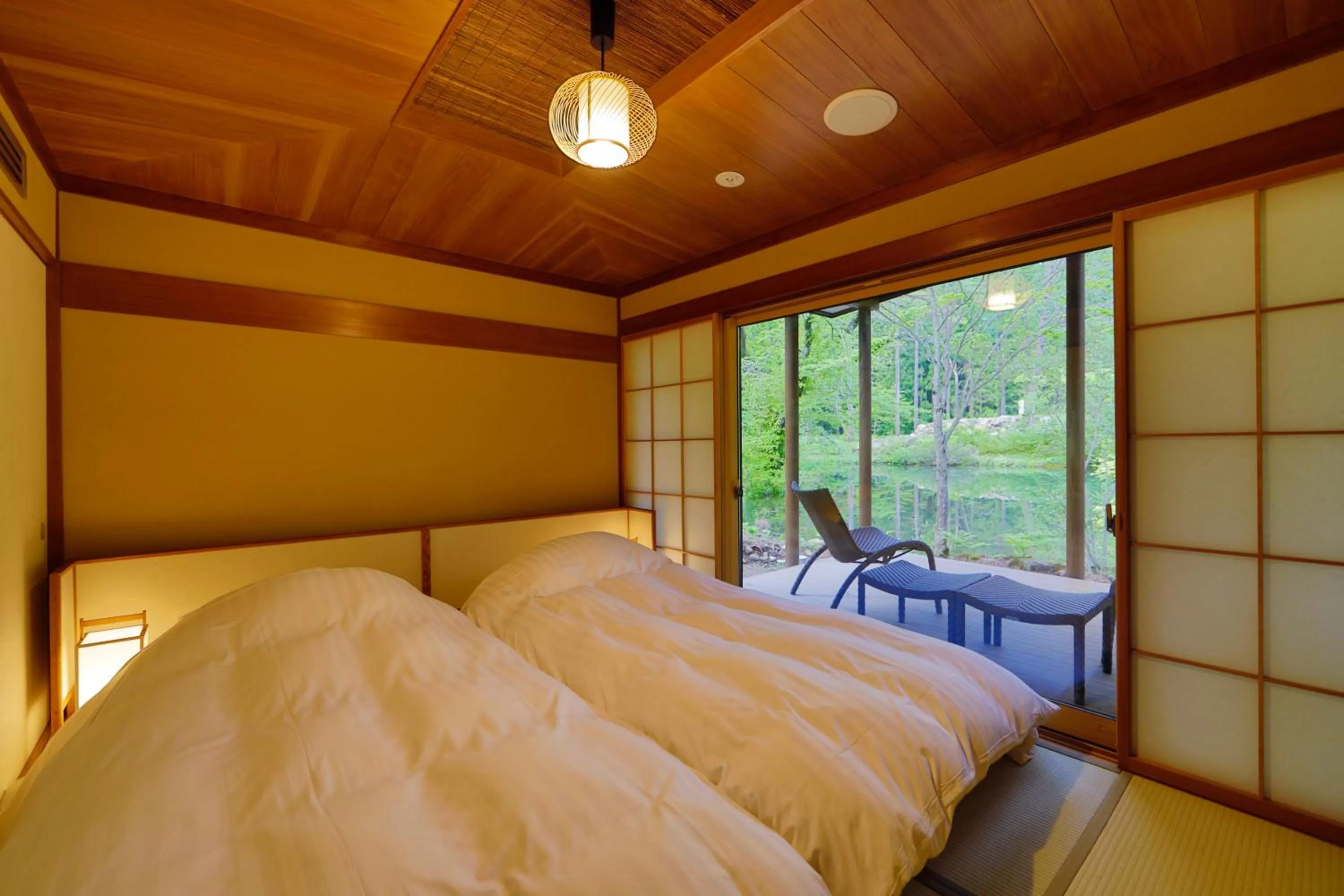 Bedroom, Bed in Yukemuri no Yado Inazumi Onsen