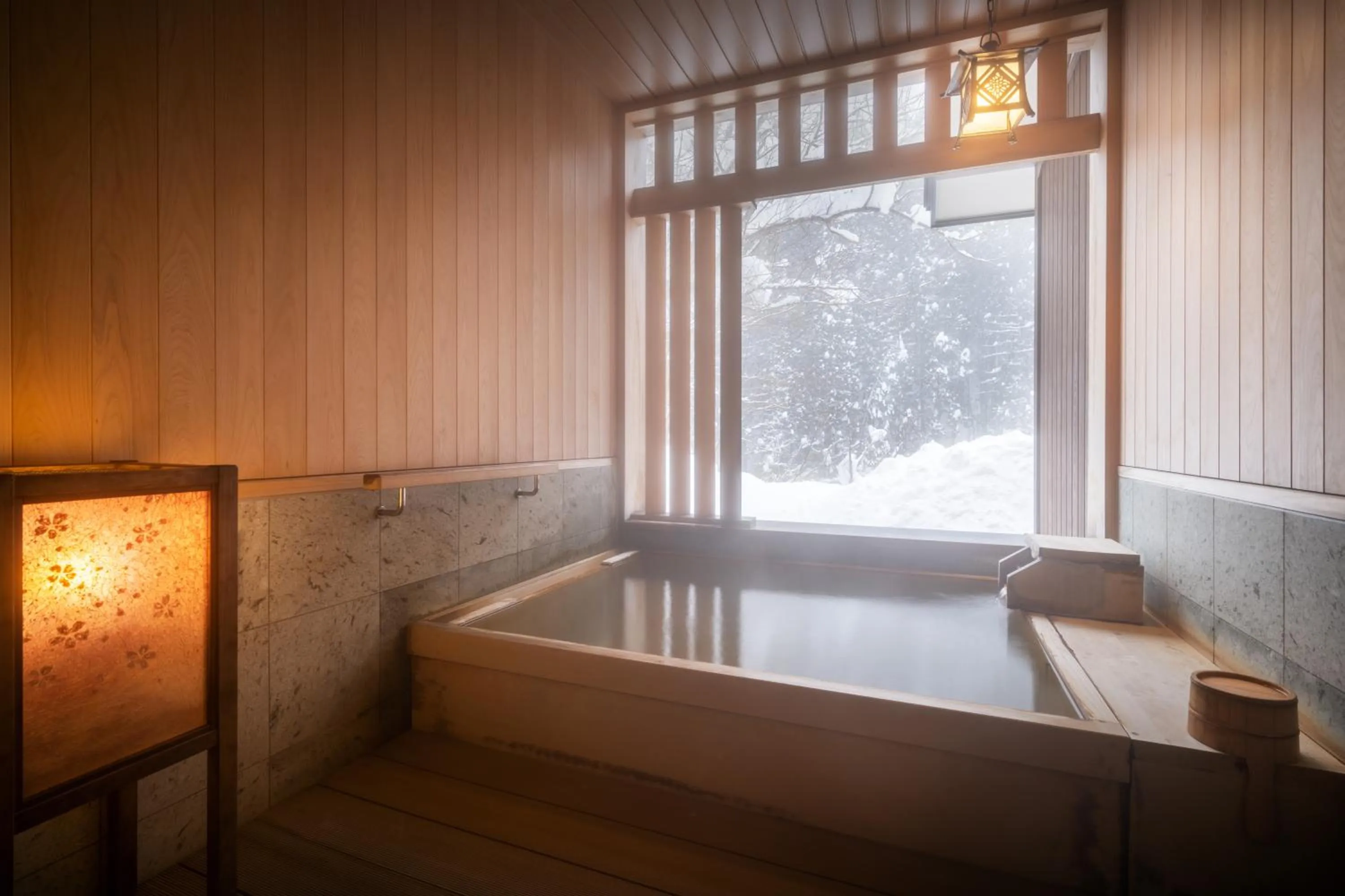 Hot Spring Bath in Yukemuri no Yado Inazumi Onsen