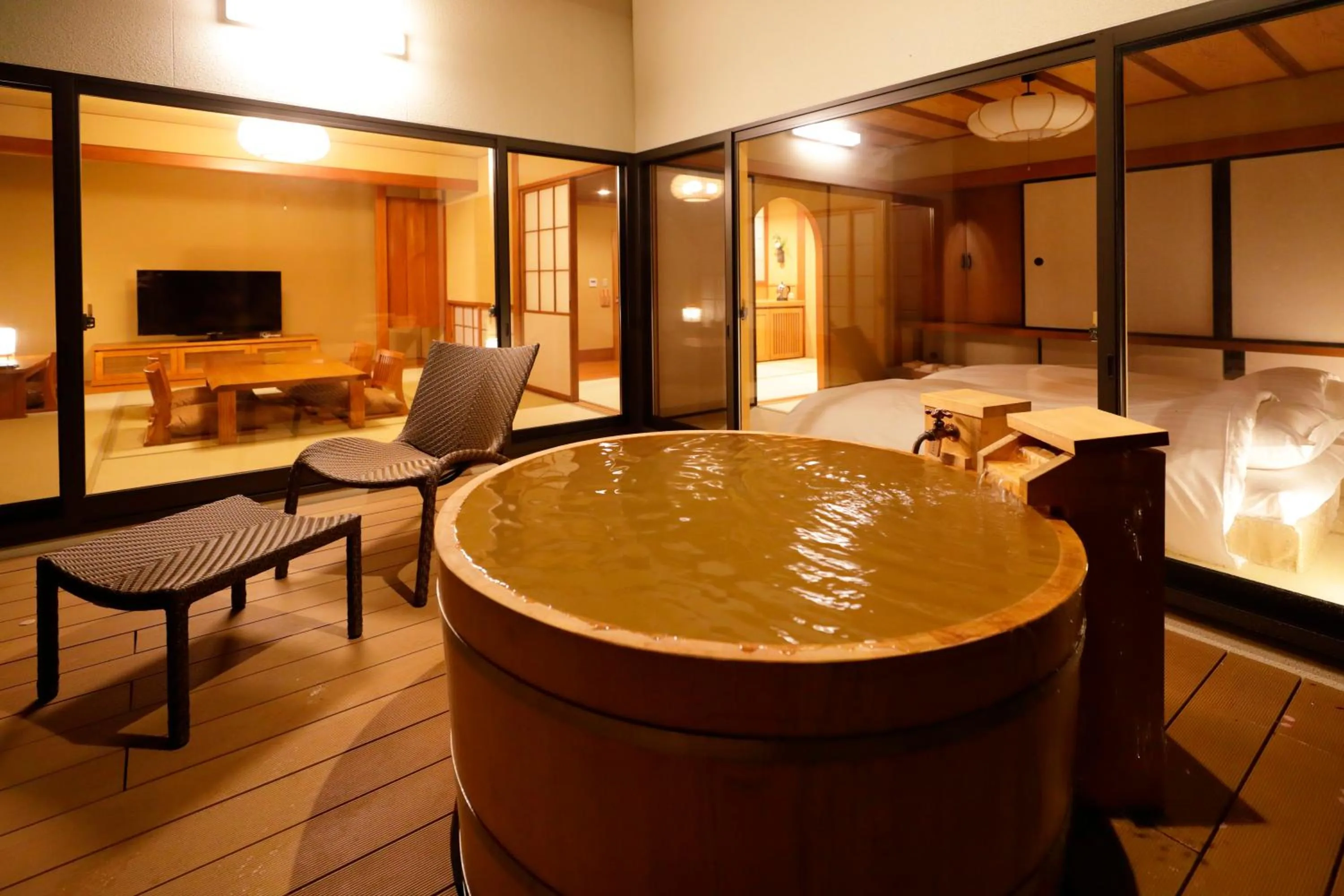 Hot Spring Bath in Yukemuri no Yado Inazumi Onsen