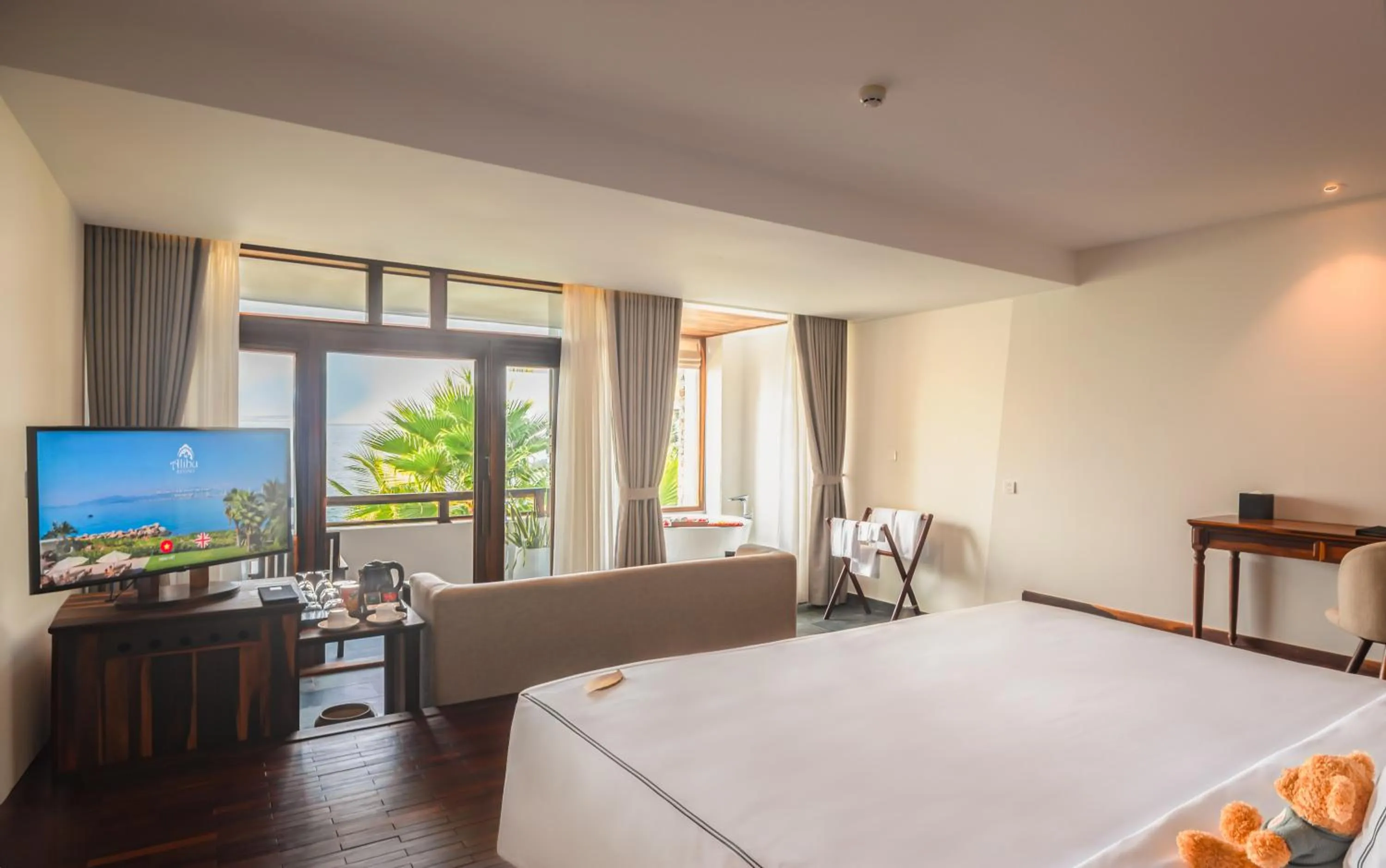 Bed in Alibu Resort Nha Trang