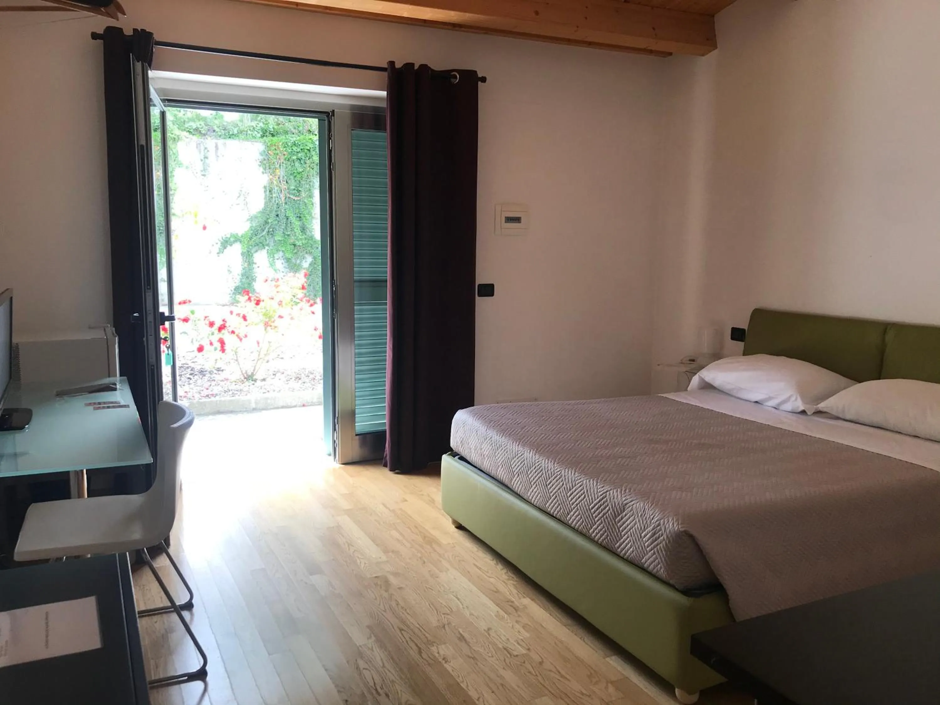 Bedroom, Bed in B&B Oasi Vetoio