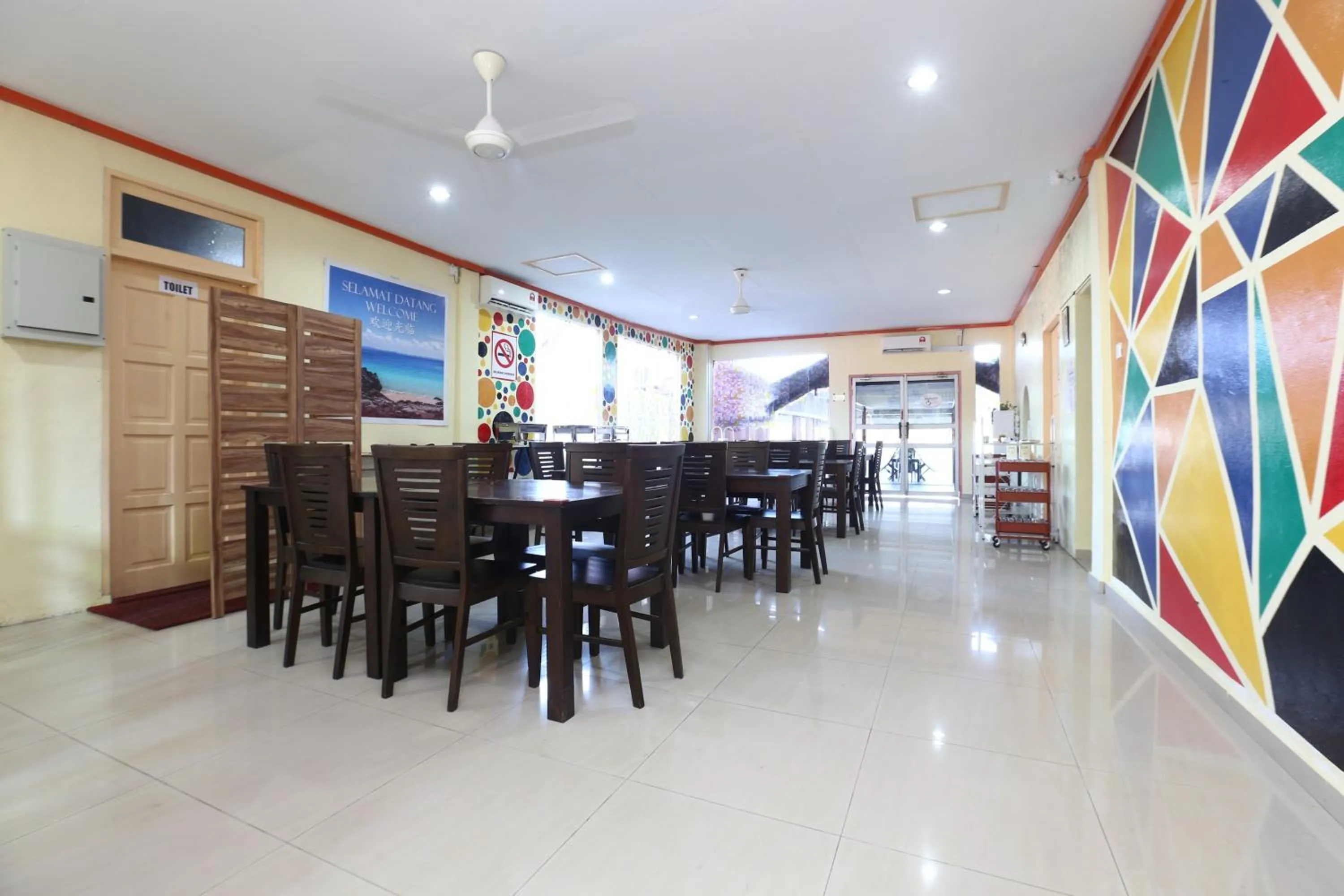 Restaurant/places to eat in Hotel O Pelangi Marang