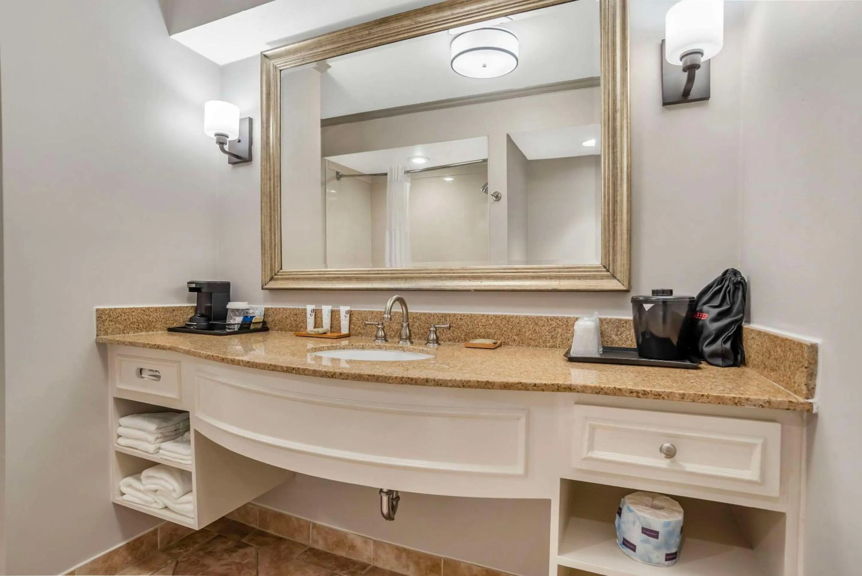 Bedroom in Country Inn & Suites by Radisson, Metairie New Orleans , LA