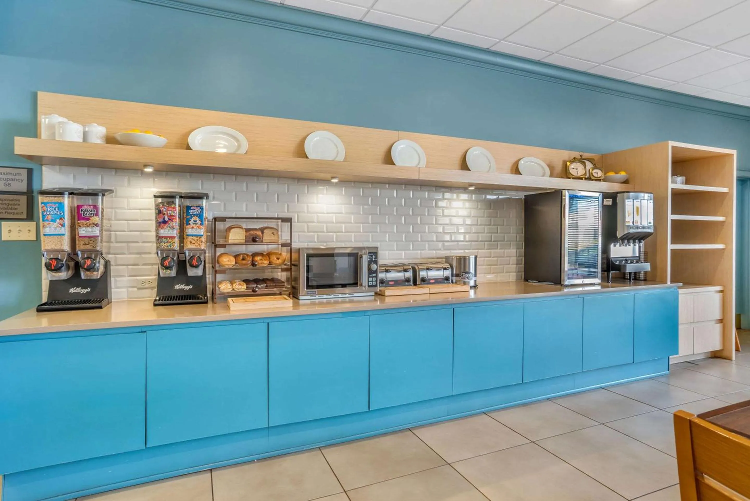 Breakfast in Country Inn & Suites by Radisson, Metairie New Orleans , LA