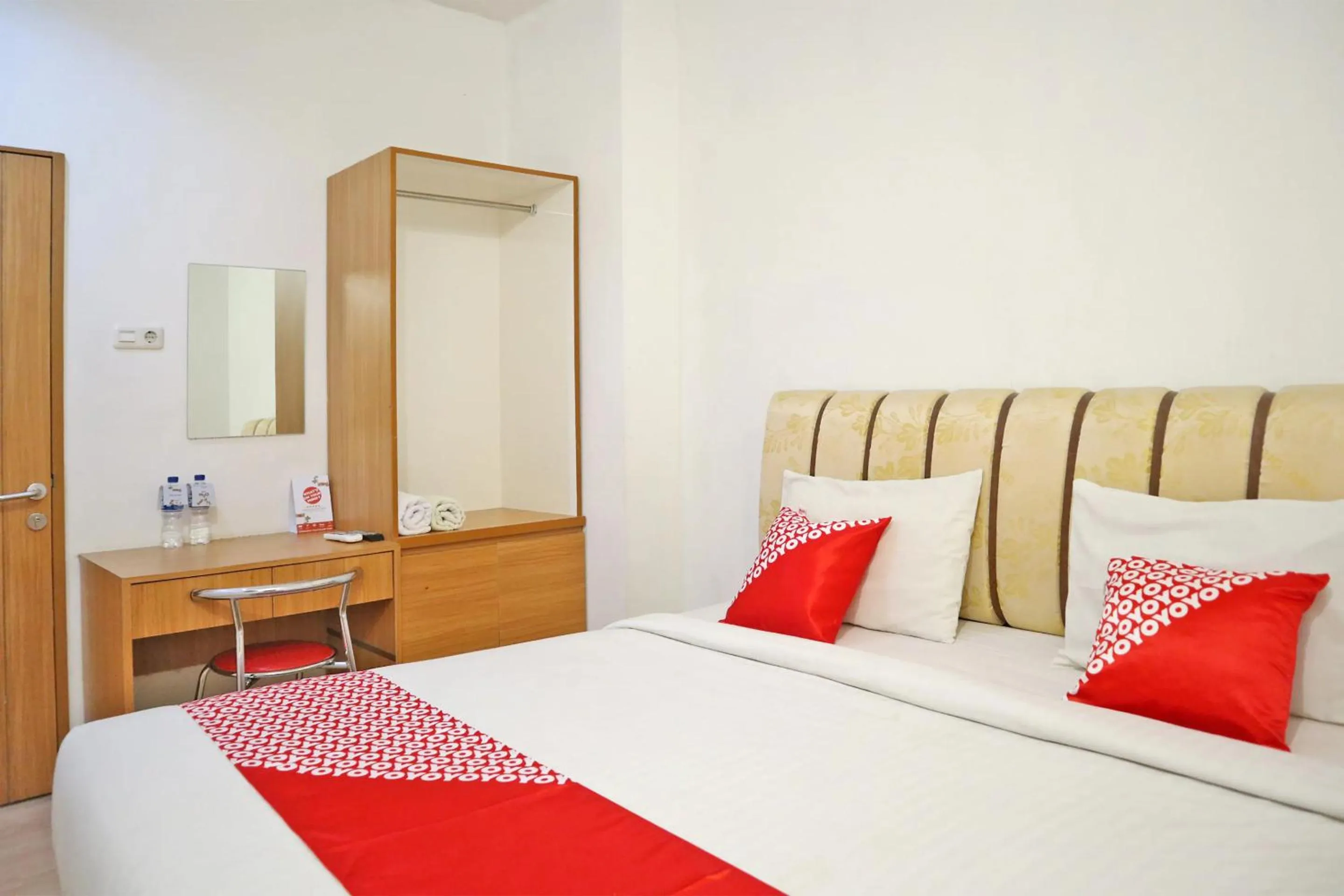 Bedroom, Bed in Hotel O M Authentic Kost Man