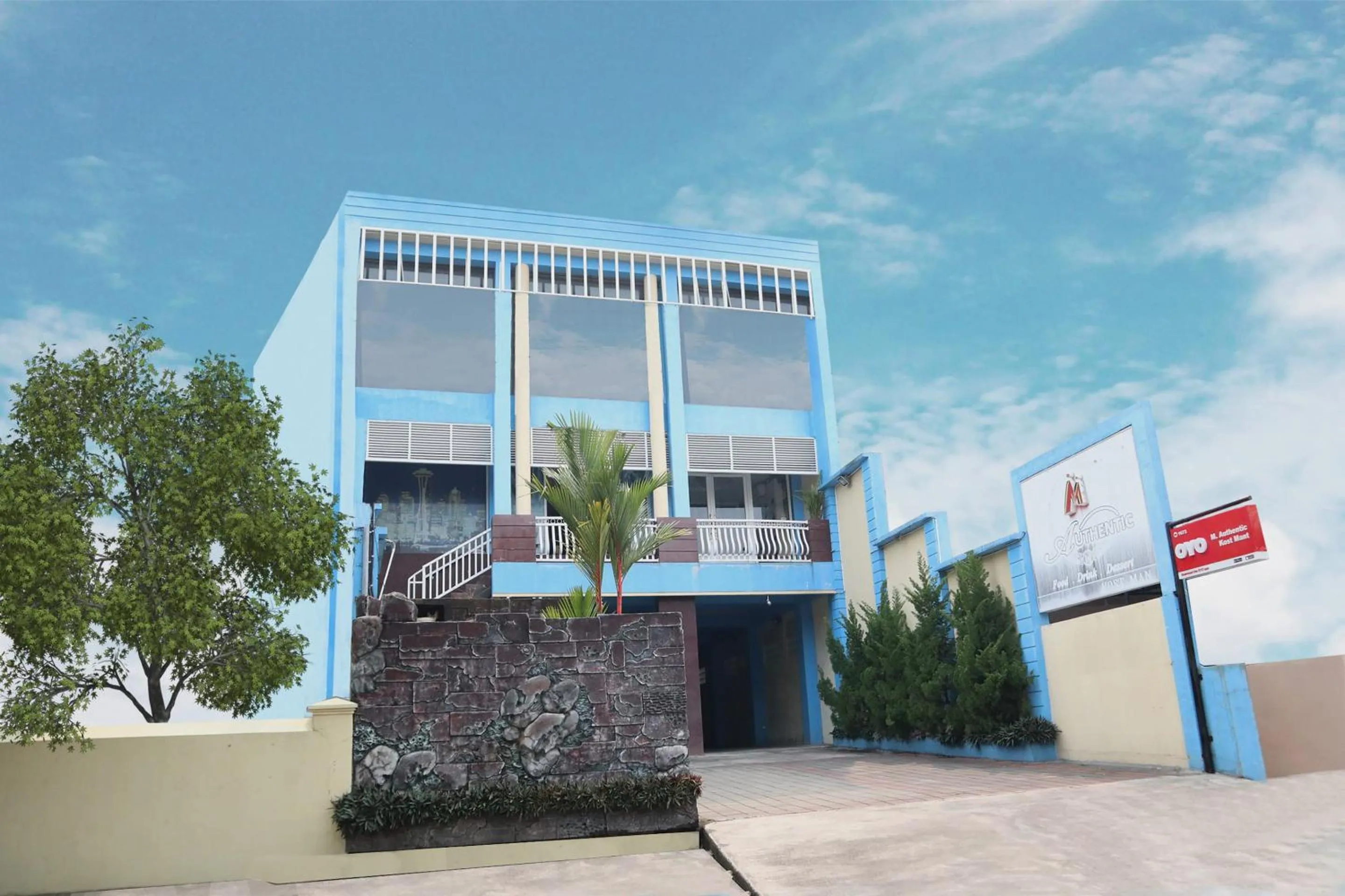 Facade/entrance in Hotel O M Authentic Kost Man