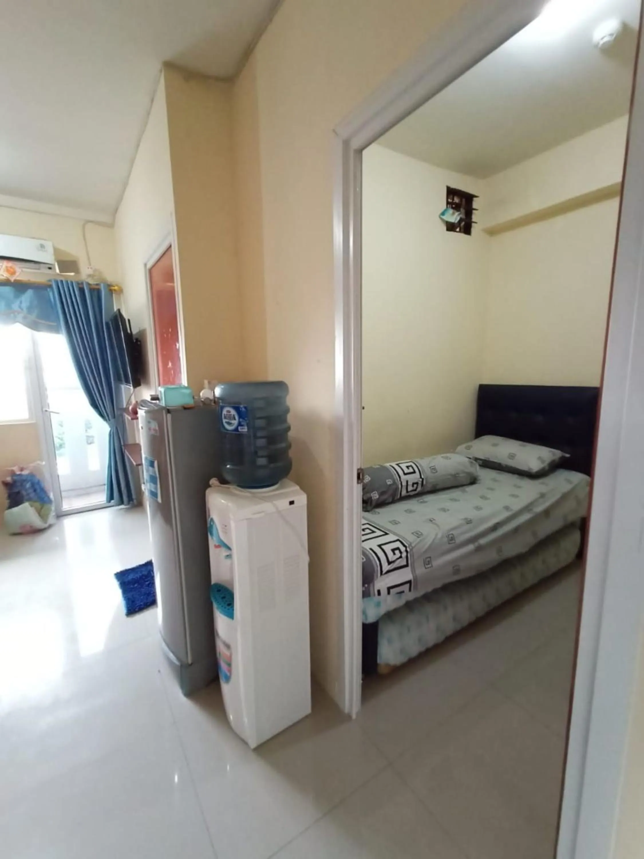 Photo of the whole room in Apartment Green Pramuka by Vincent