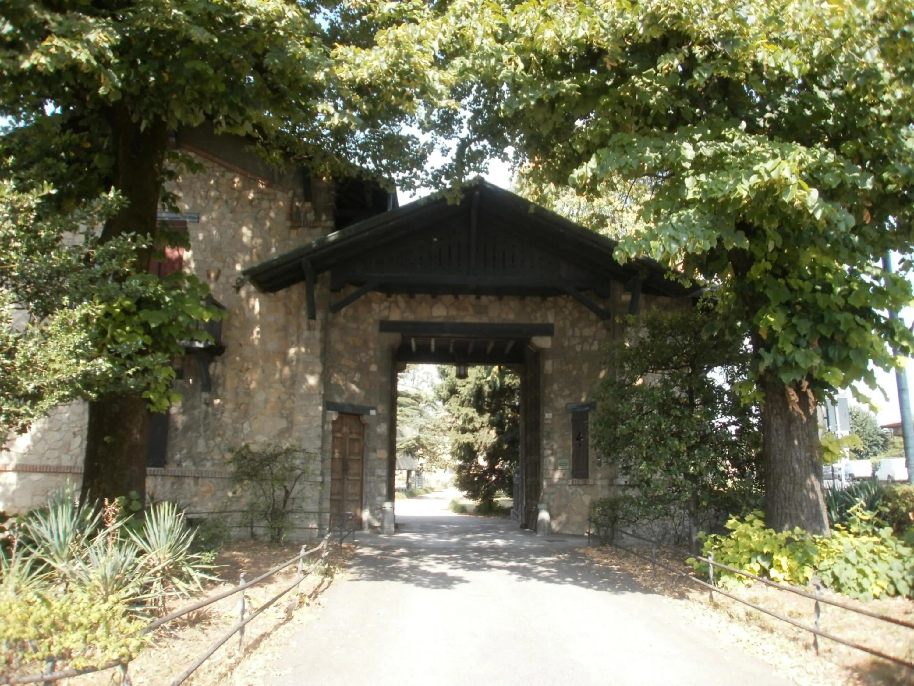 Facade/entrance in Albergo Villa & Roma