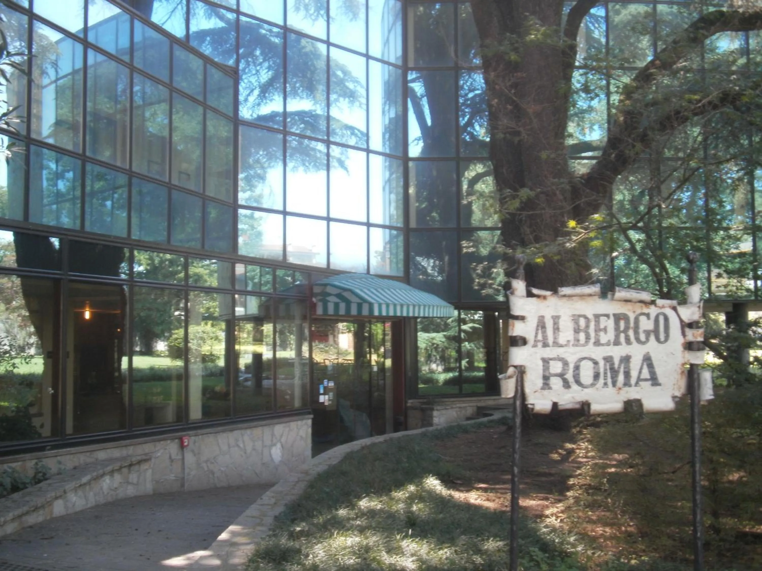 Facade/entrance in Albergo Villa & Roma