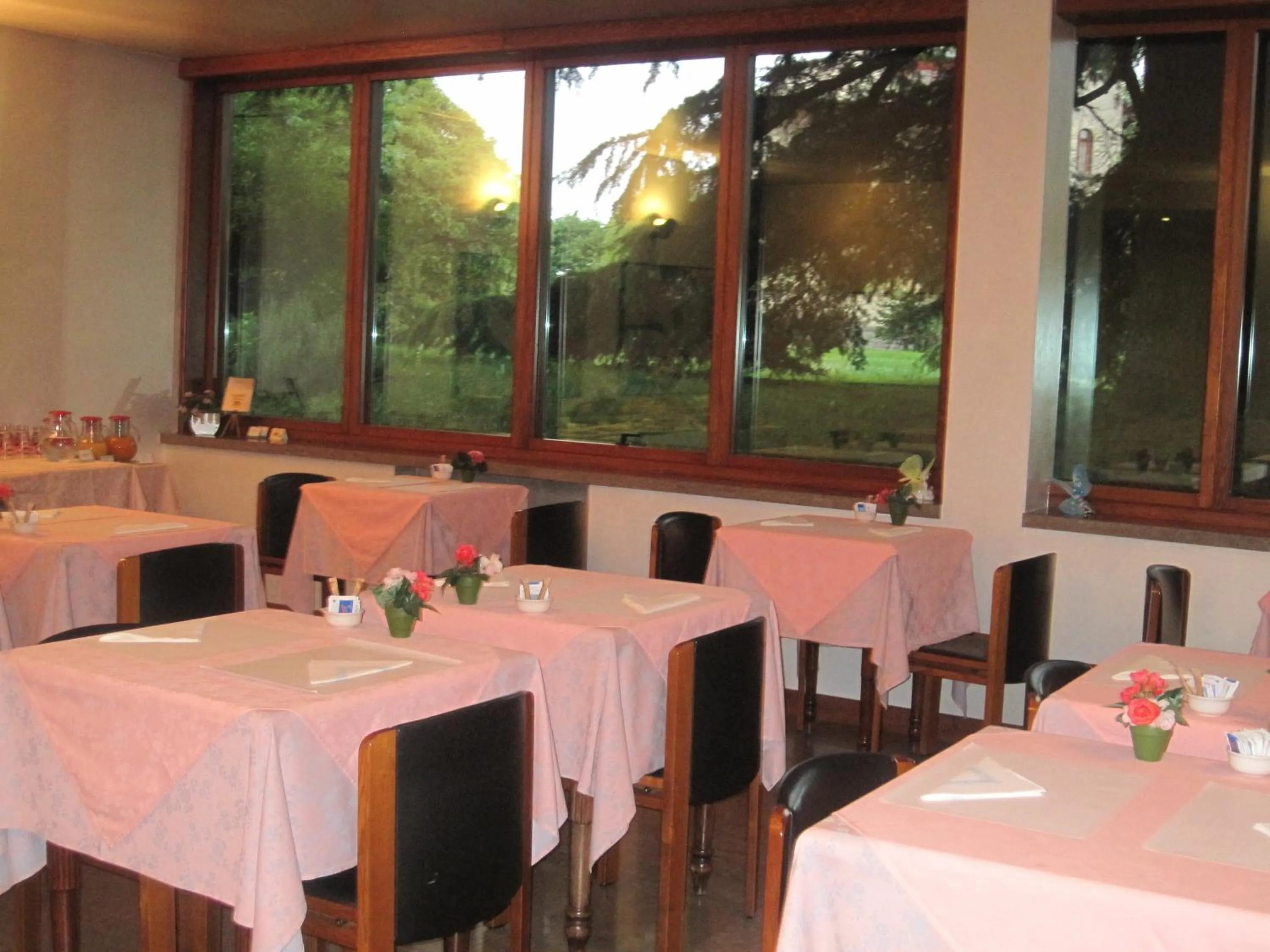 Restaurant/places to eat in Albergo Villa & Roma