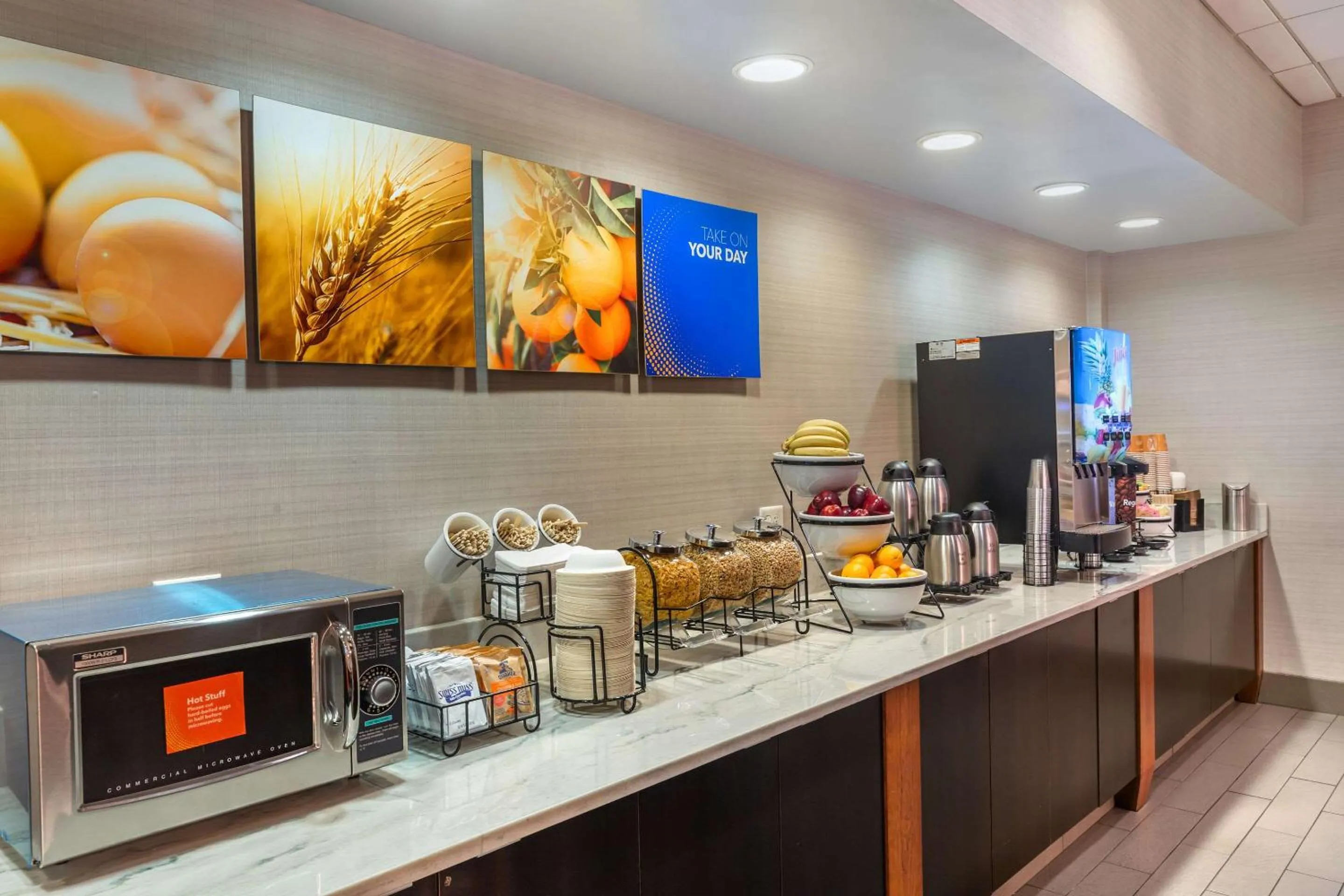 Breakfast in Comfort Inn & Suites Logan International Airport