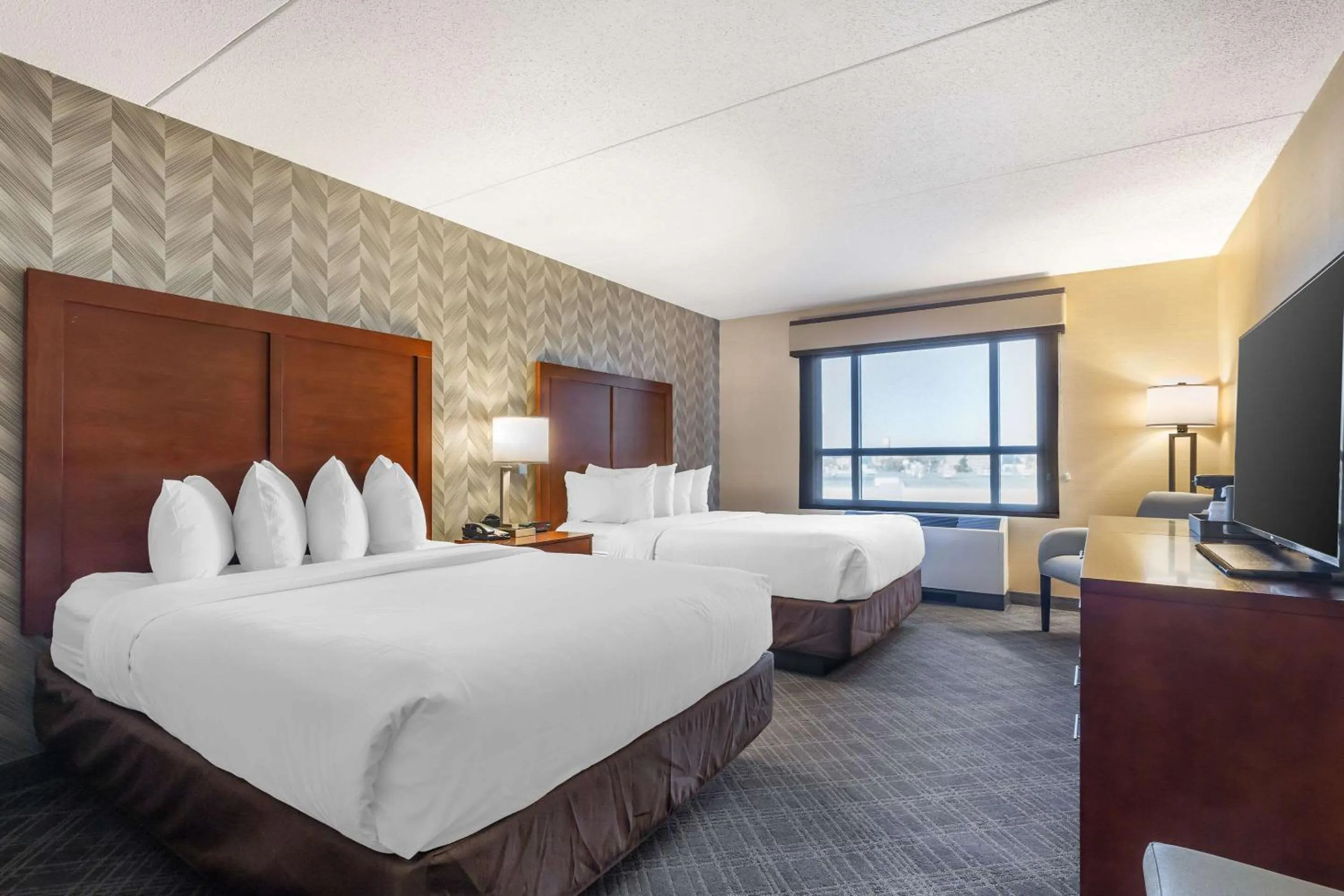 Bedroom, Bed in Comfort Inn & Suites Logan International Airport
