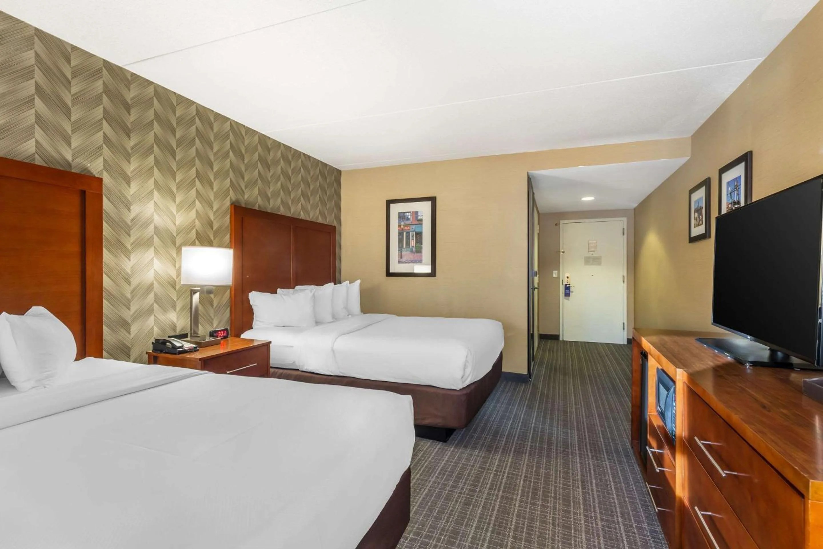 Bedroom, Bed in Comfort Inn & Suites Logan International Airport