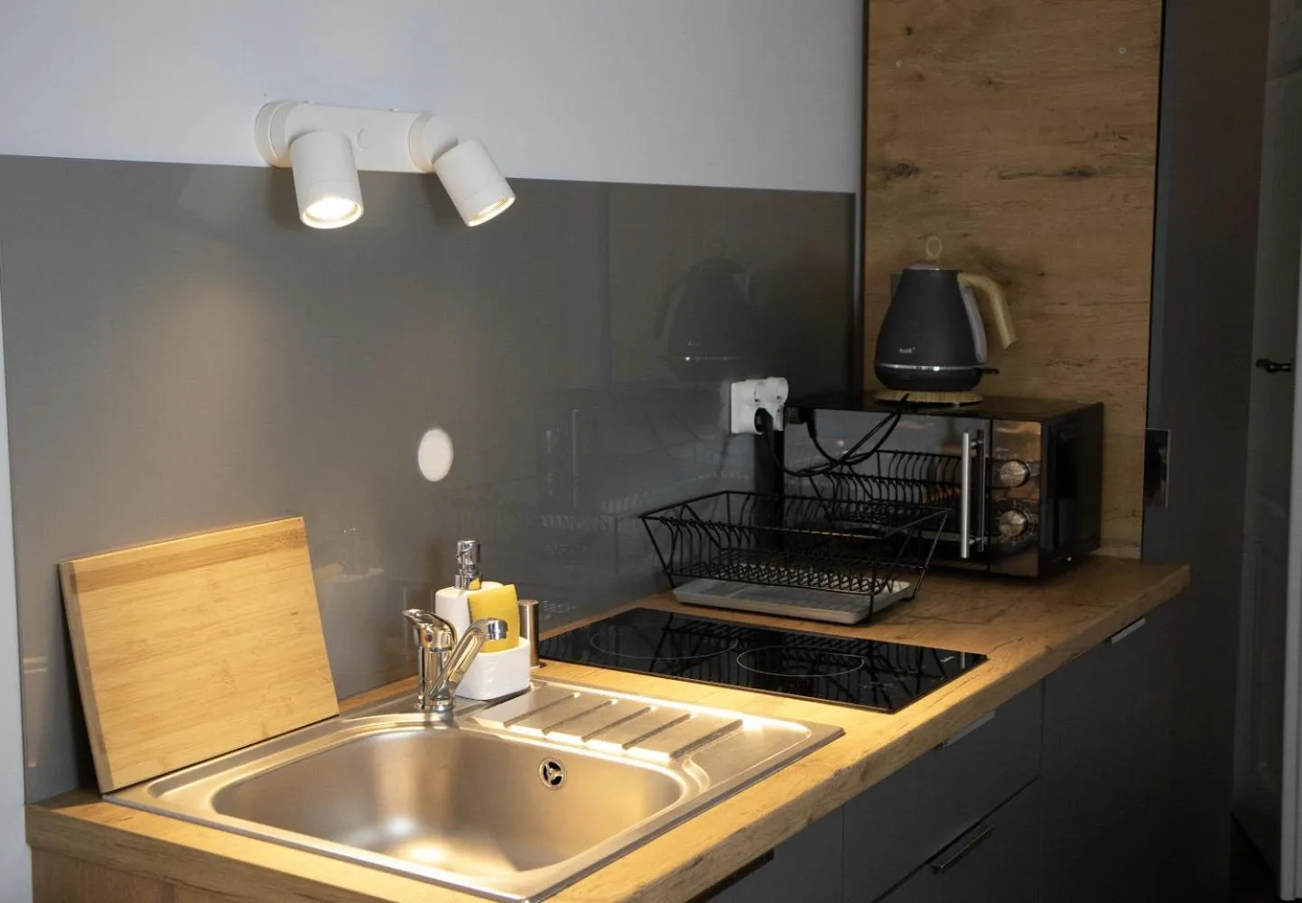 Coffee/tea facilities in Oak Tree Old Town Apartments