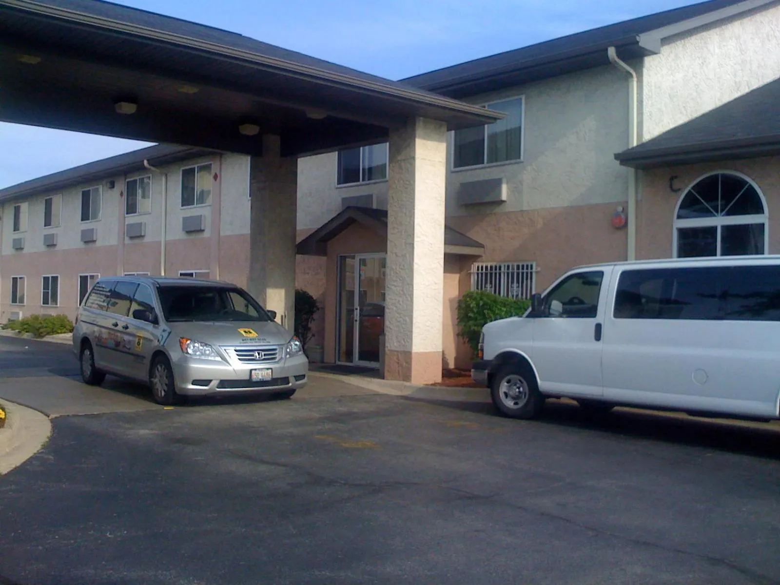 Facade/entrance in Super 8 by Wyndham Chicago O'Hare Airport