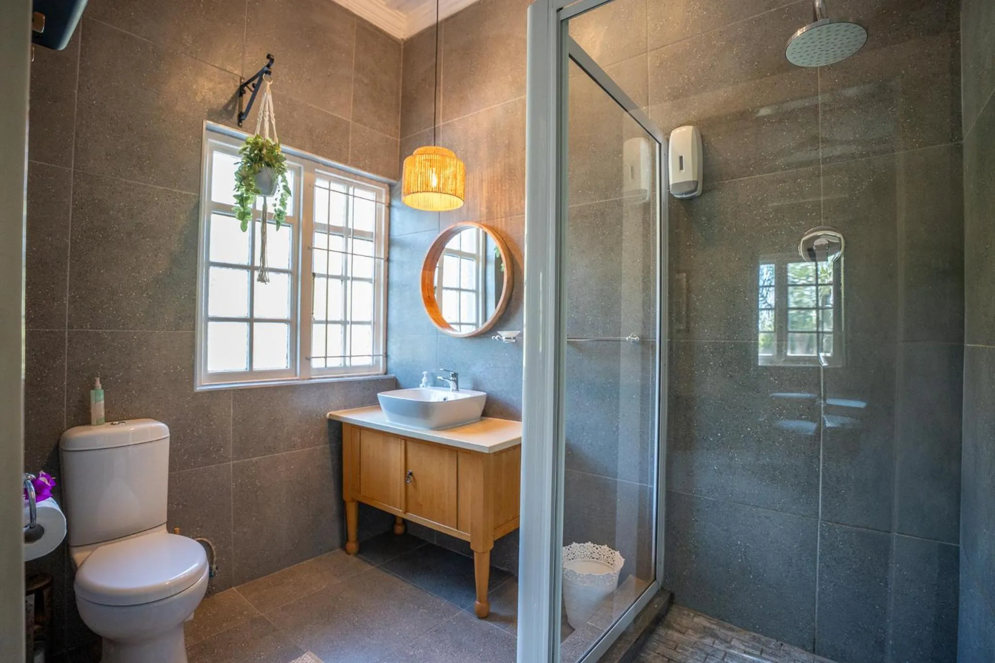 Shower in Palm Tree Manor