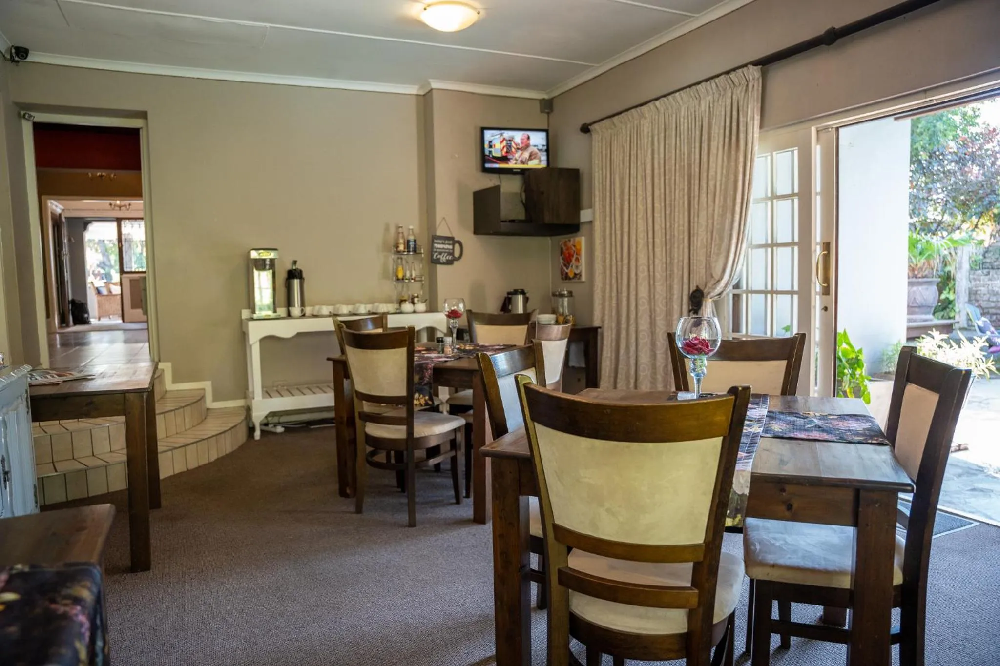 Dining area in Palm Tree Manor