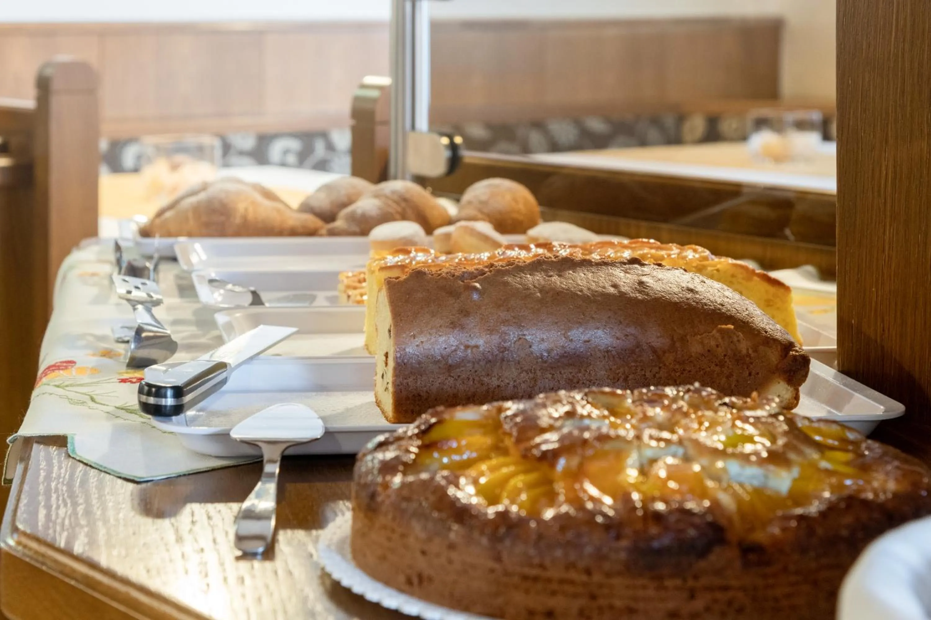 Restaurant/places to eat in Albergo Contrin