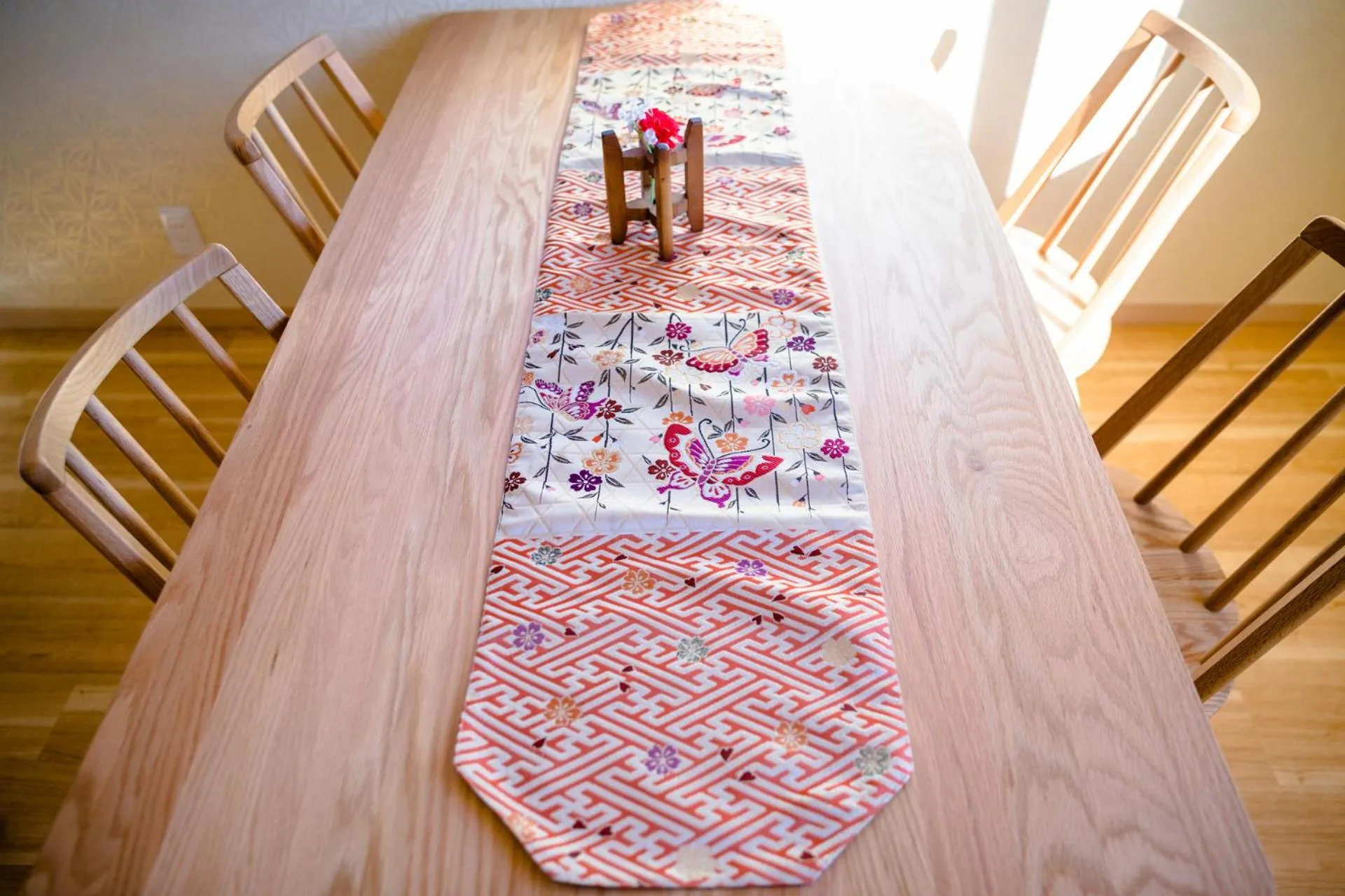 Seating area in 22 ORIYA Mt Fuji -錦NISHIKI-