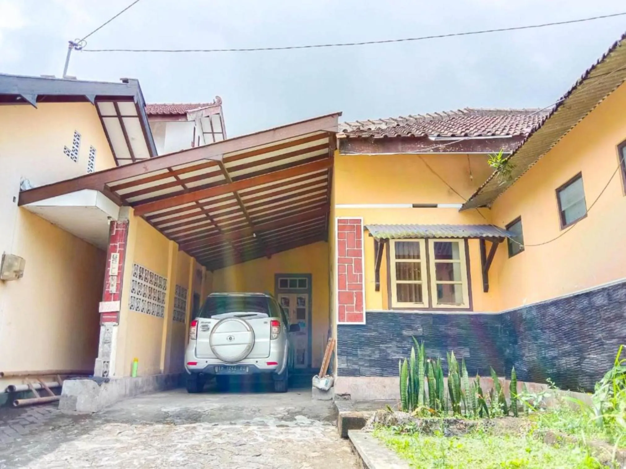 Facade/entrance in Nguntara Gati