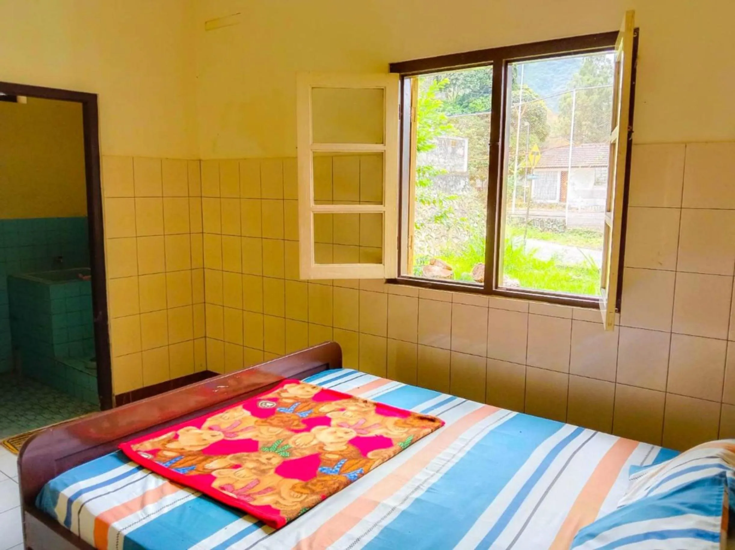 Photo of the whole room, Bed in Nguntara Gati