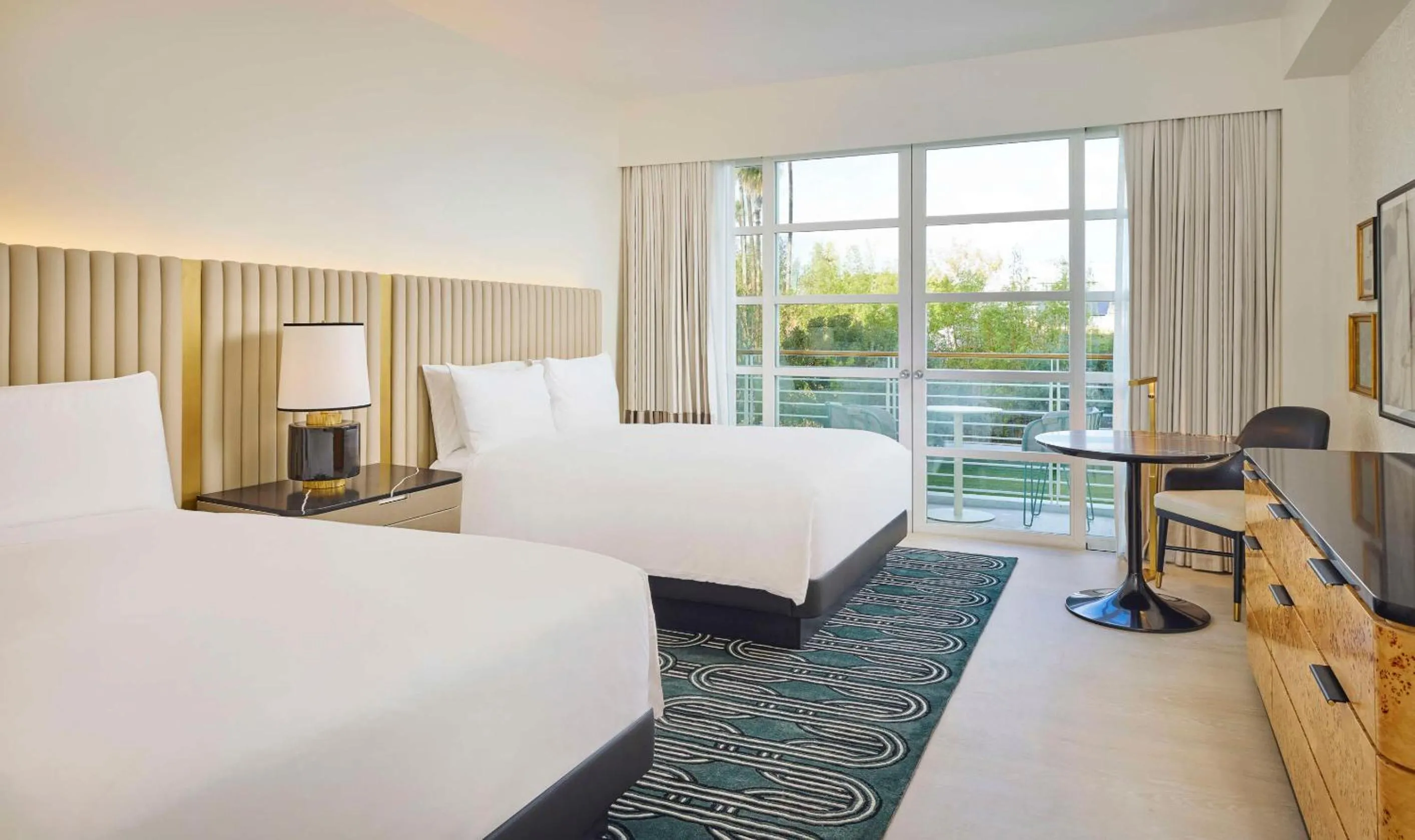 Bed in Cameo Beverly Hills, LXR Hotels & Resorts