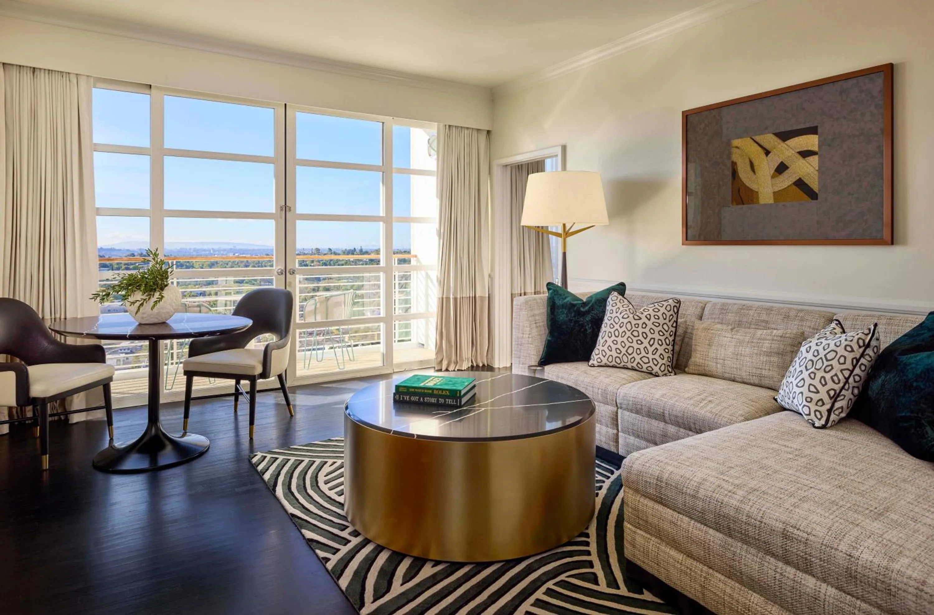 Hollywood Suite in Cameo Beverly Hills, LXR Hotels & Resorts