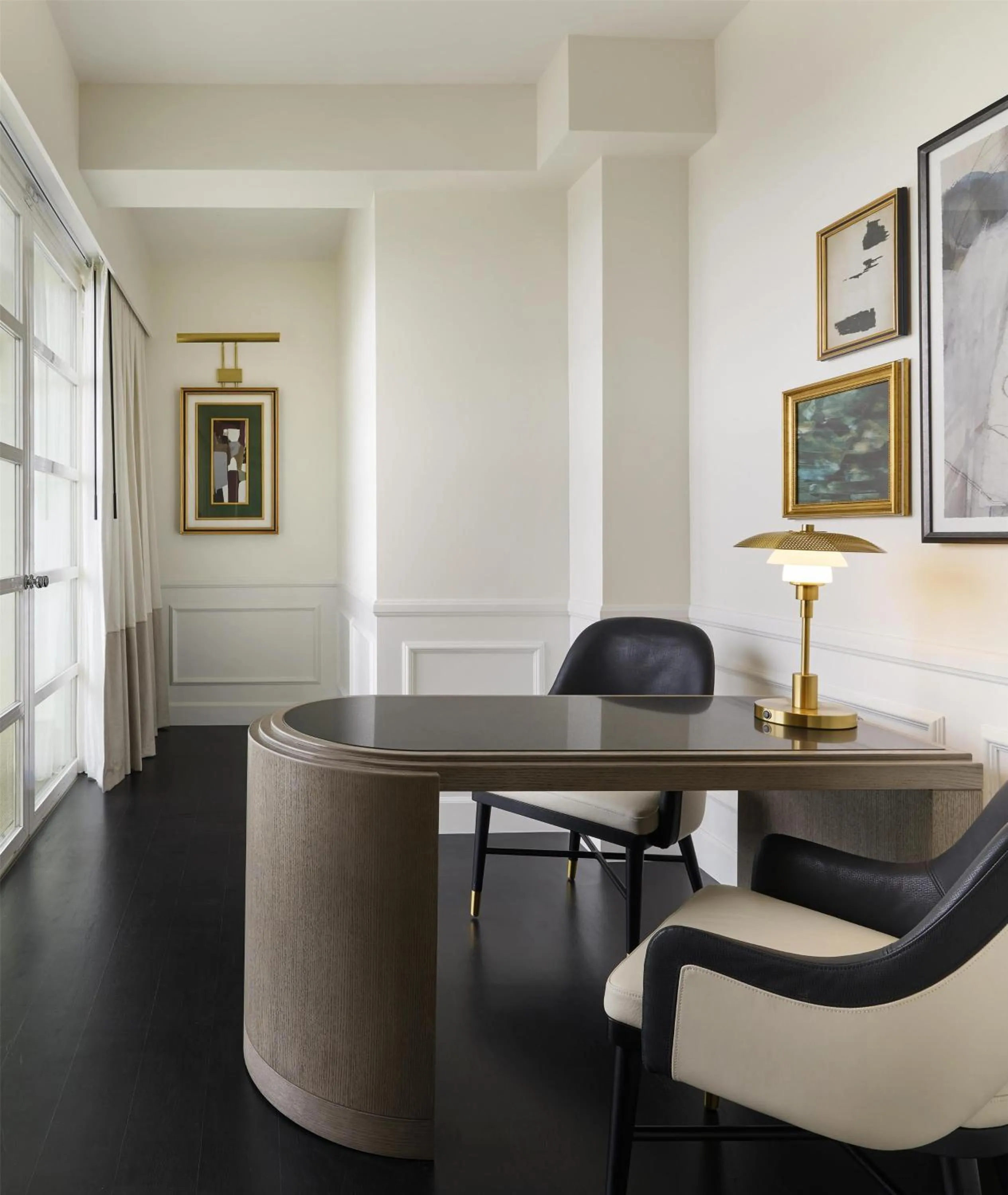 Bedroom in Cameo Beverly Hills, LXR Hotels & Resorts