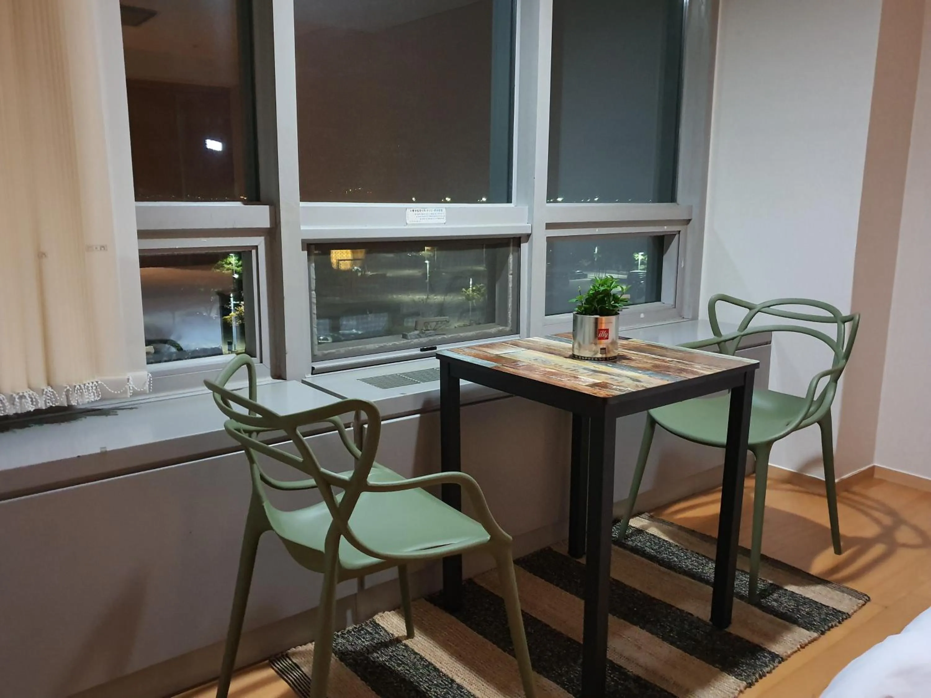 Dining area in Treehouse