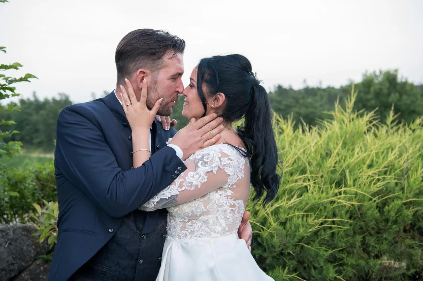 Restaurant/places to eat in Assia Spa