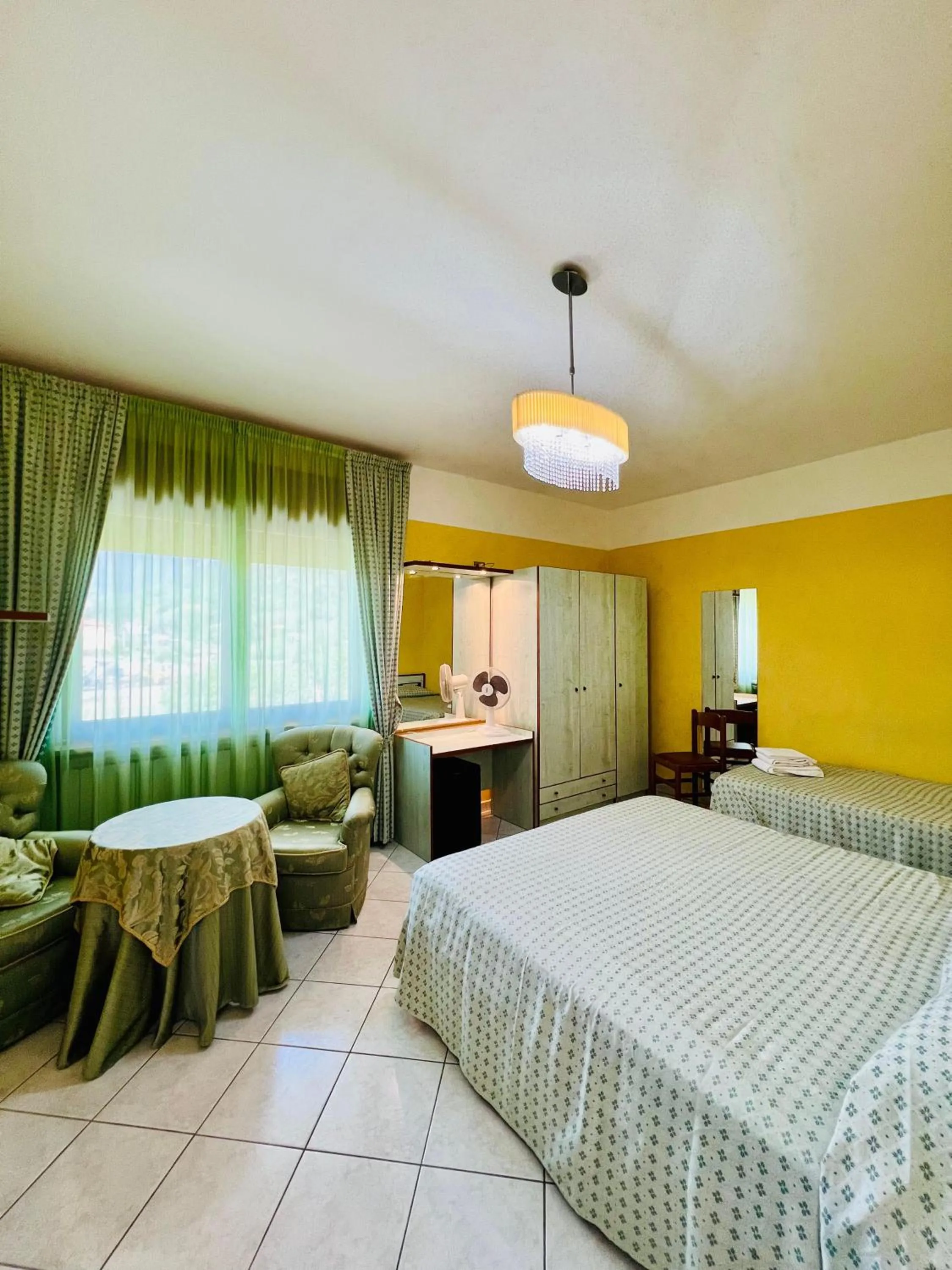 Bedroom, Bed in Hotel Paradiso