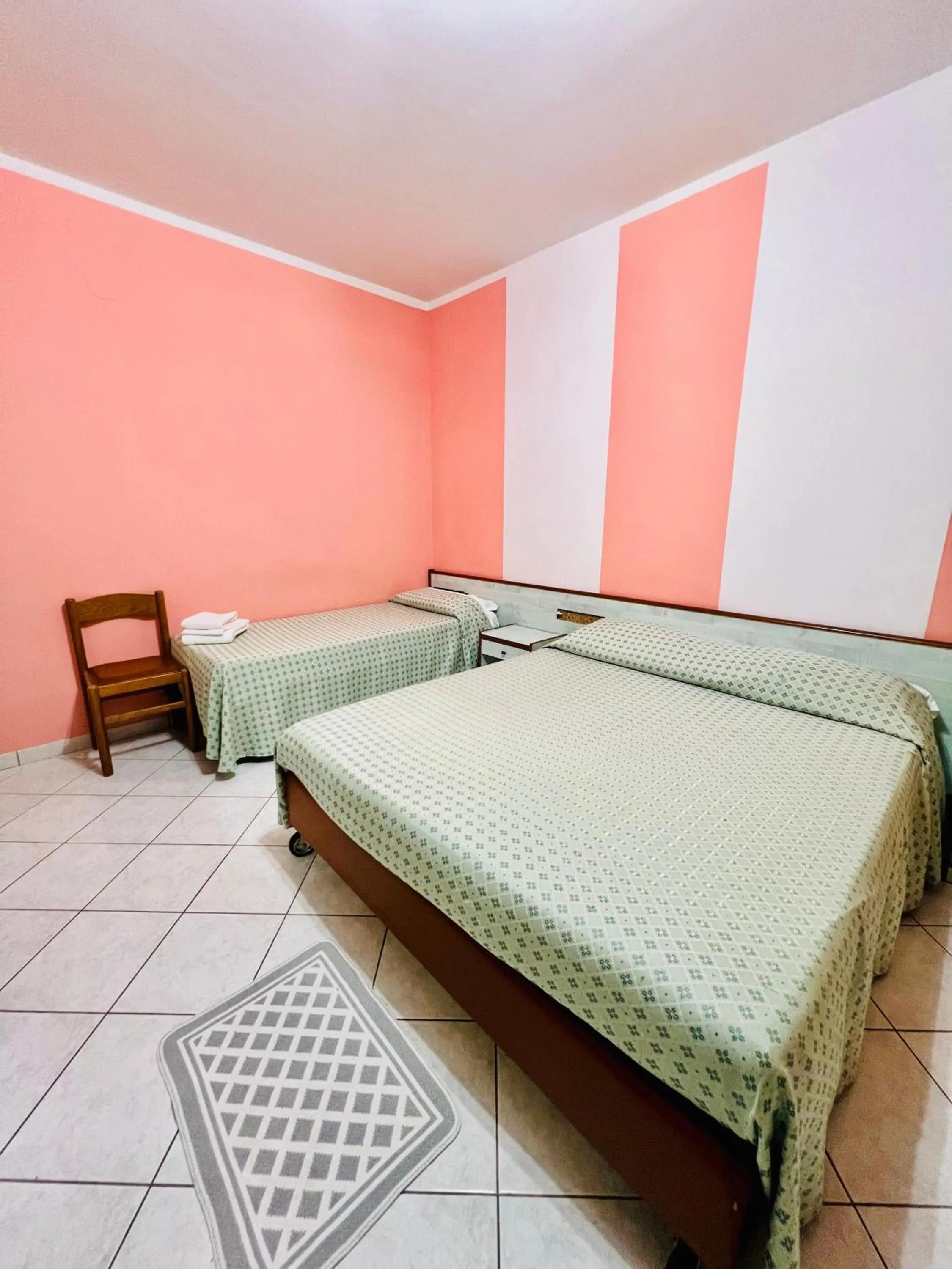 Bedroom, Bed in Hotel Paradiso