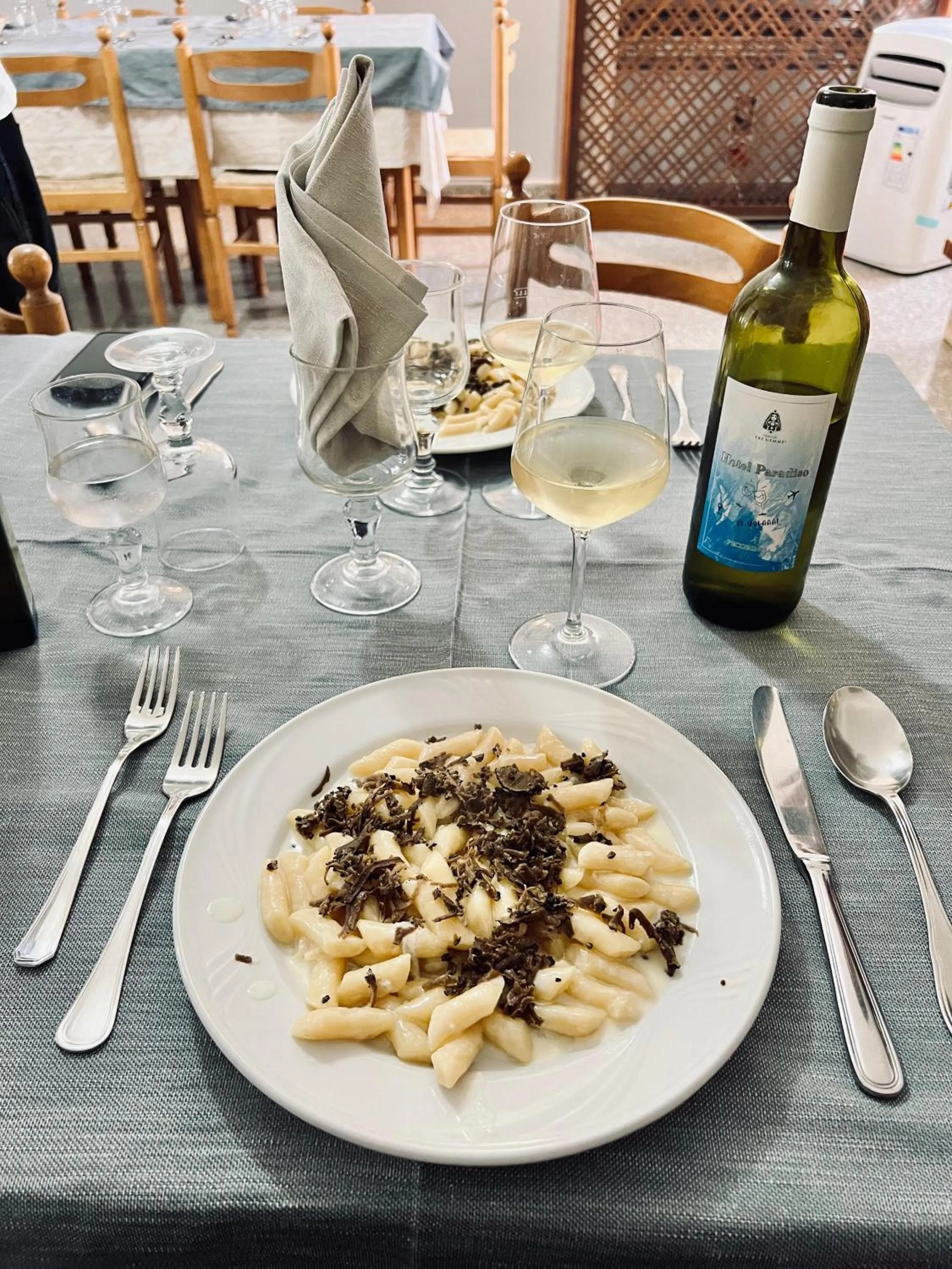 Food and drinks in Hotel Paradiso