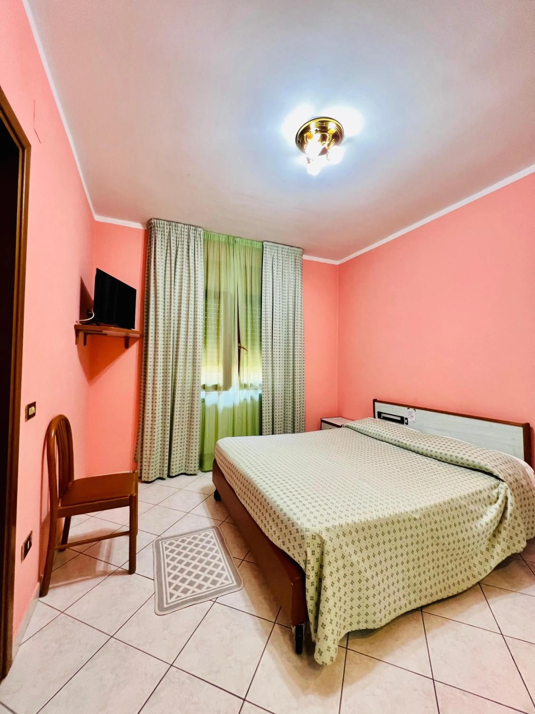 Bedroom, Bed in Hotel Paradiso