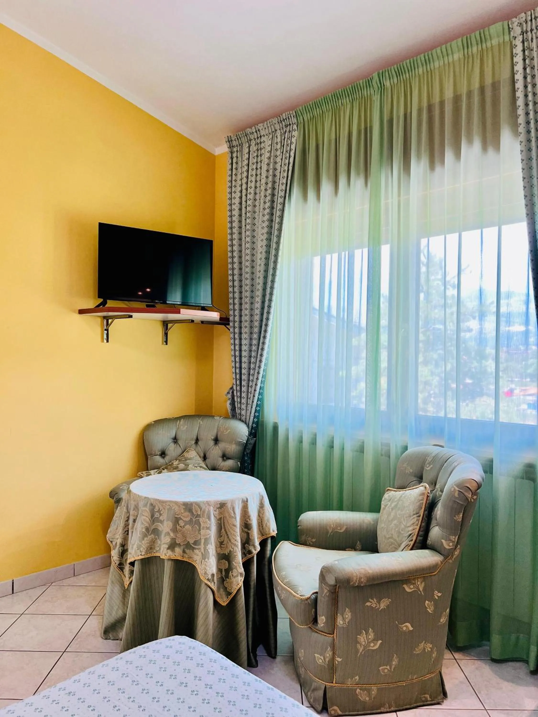 Bedroom, Bed in Hotel Paradiso