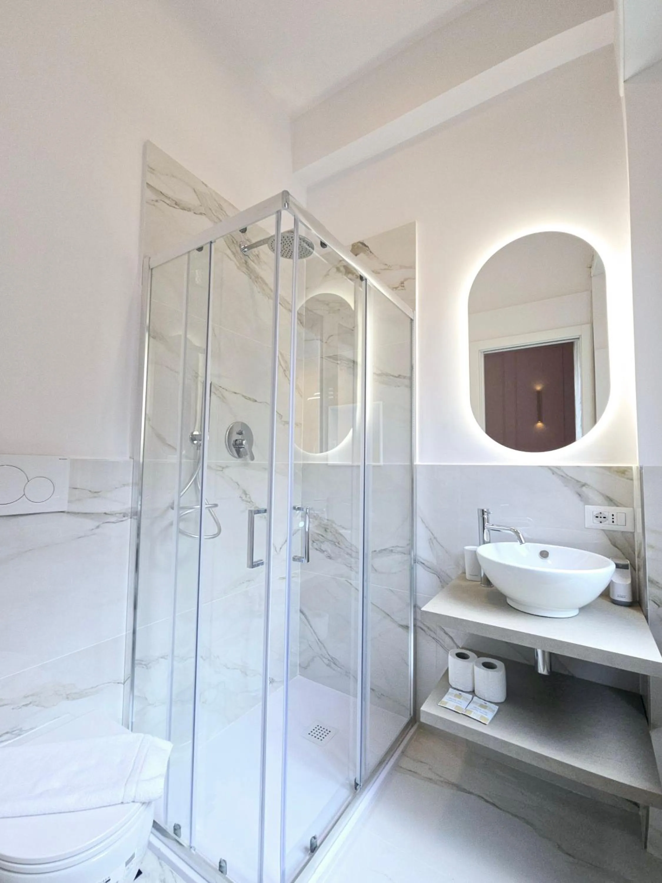 Shower in B&B Aurelia Garden Rooms